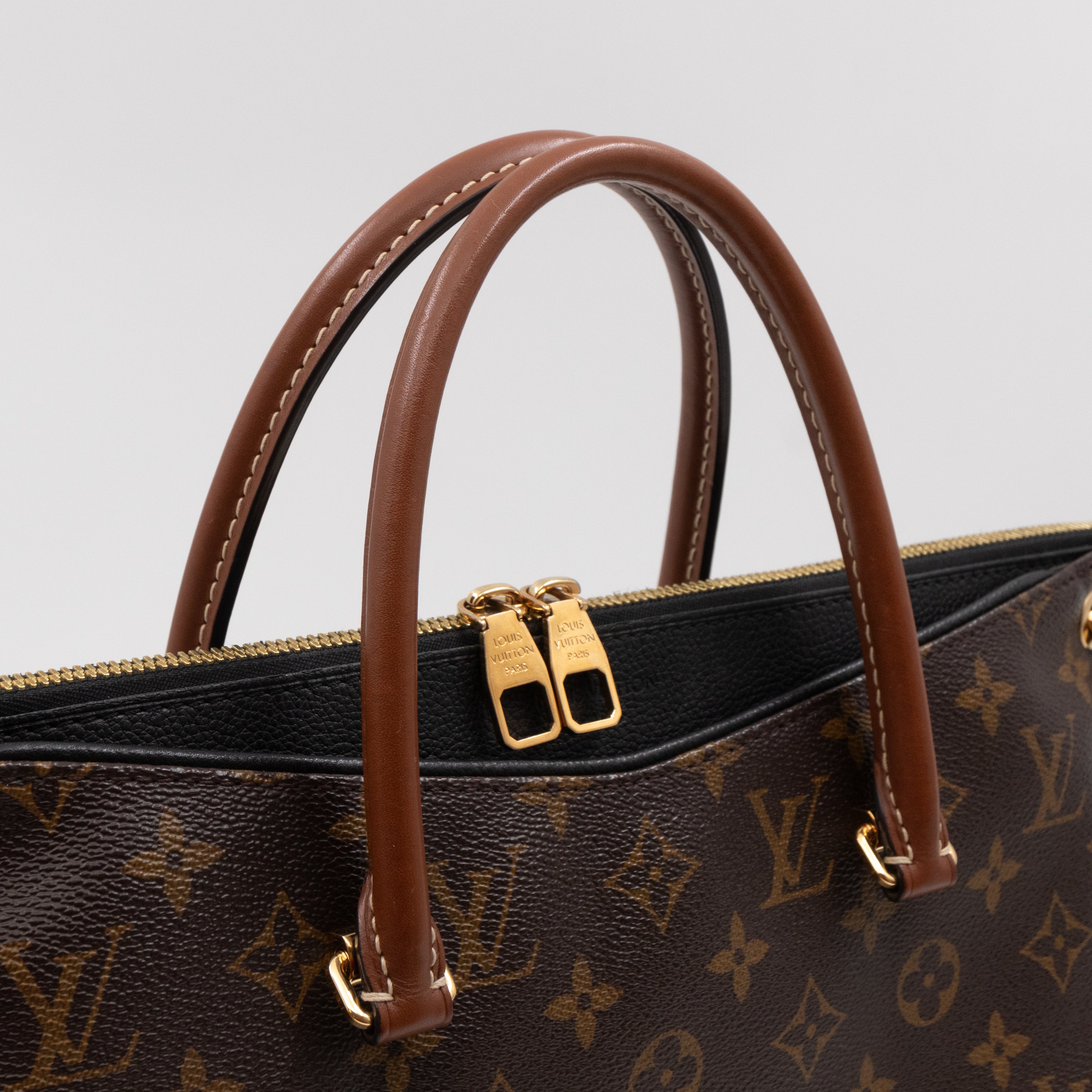 Pallas Monogram Black