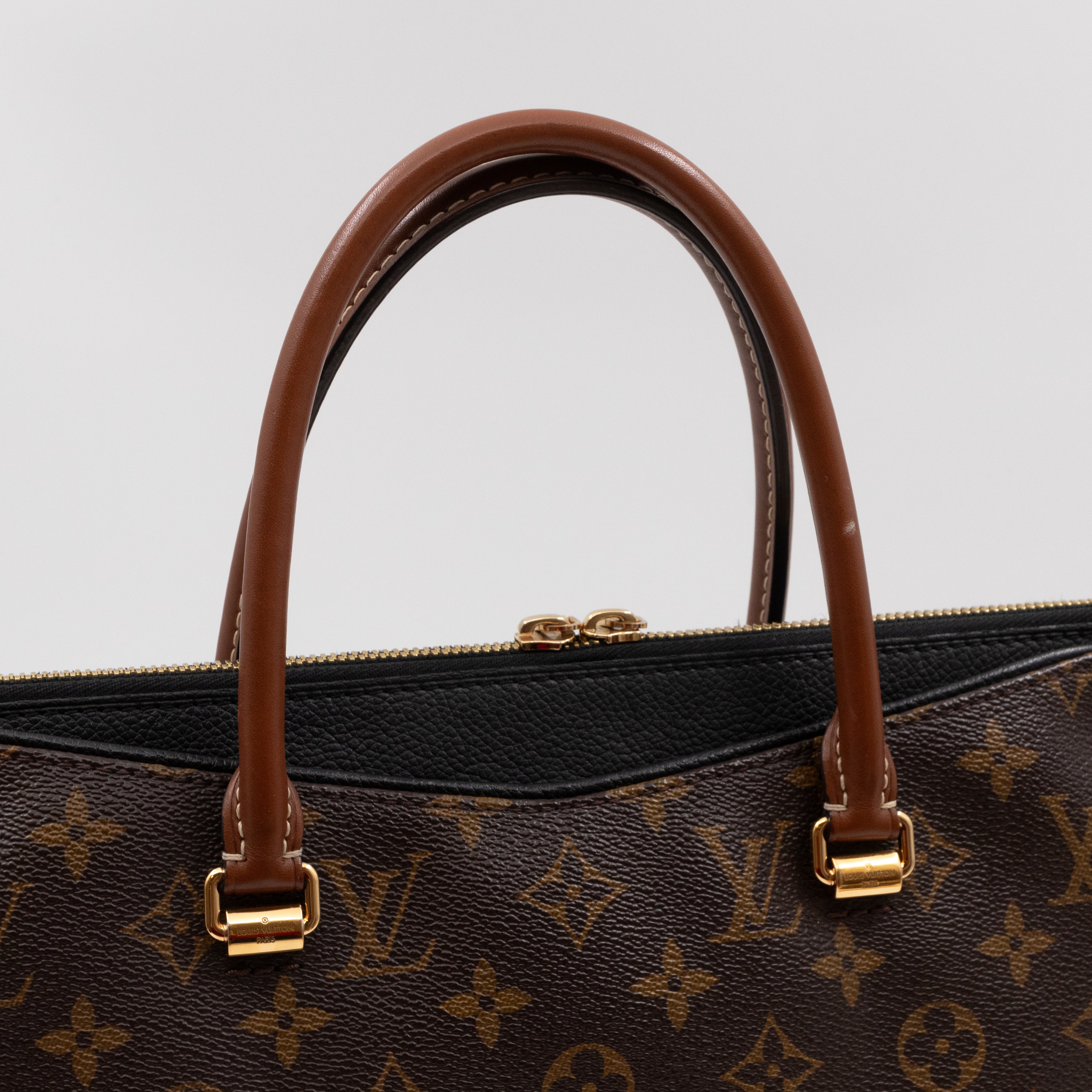 Pallas Monogram Black