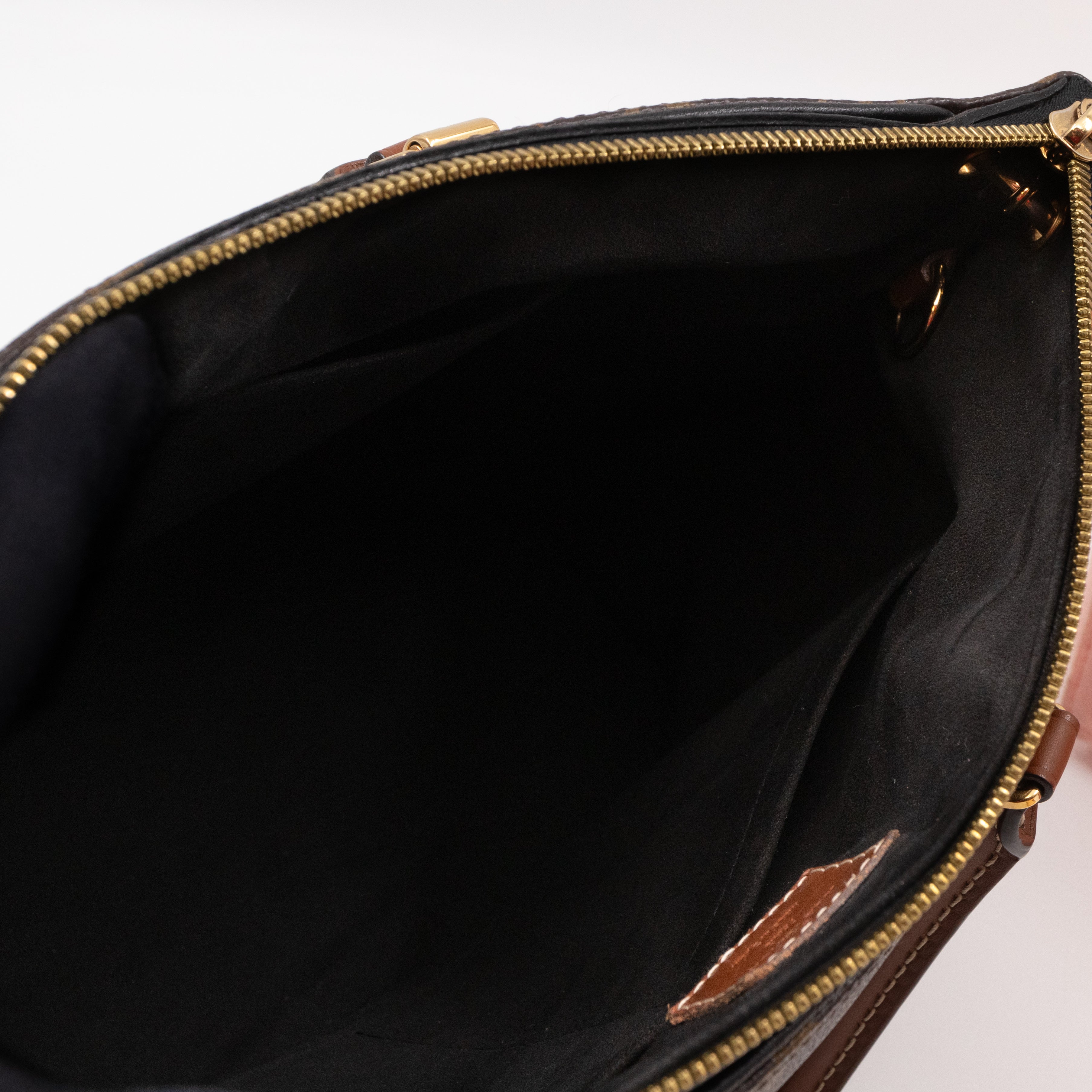 Pallas Monogram Black