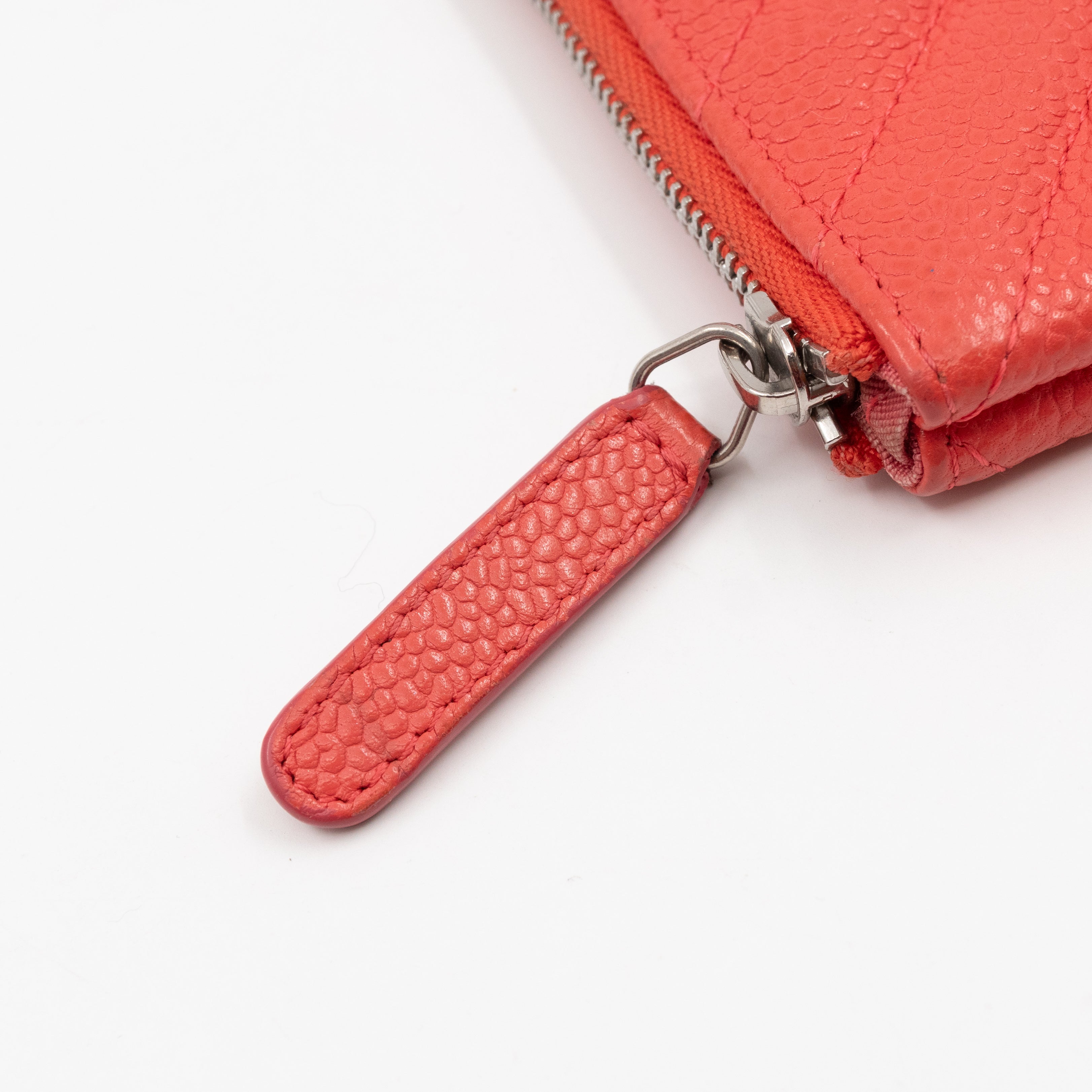 Classic Mini O Case Coral Caviar