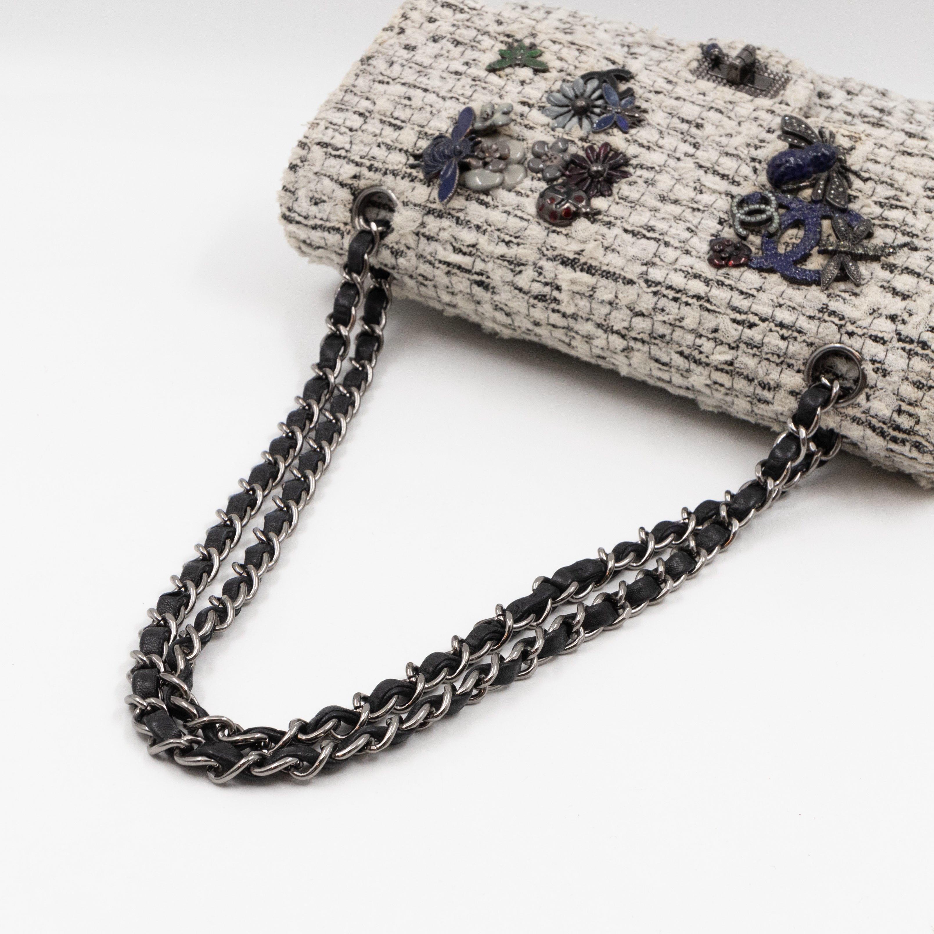 Gardens Charms 2.55 Reissue Flap Bag White Black Tweed