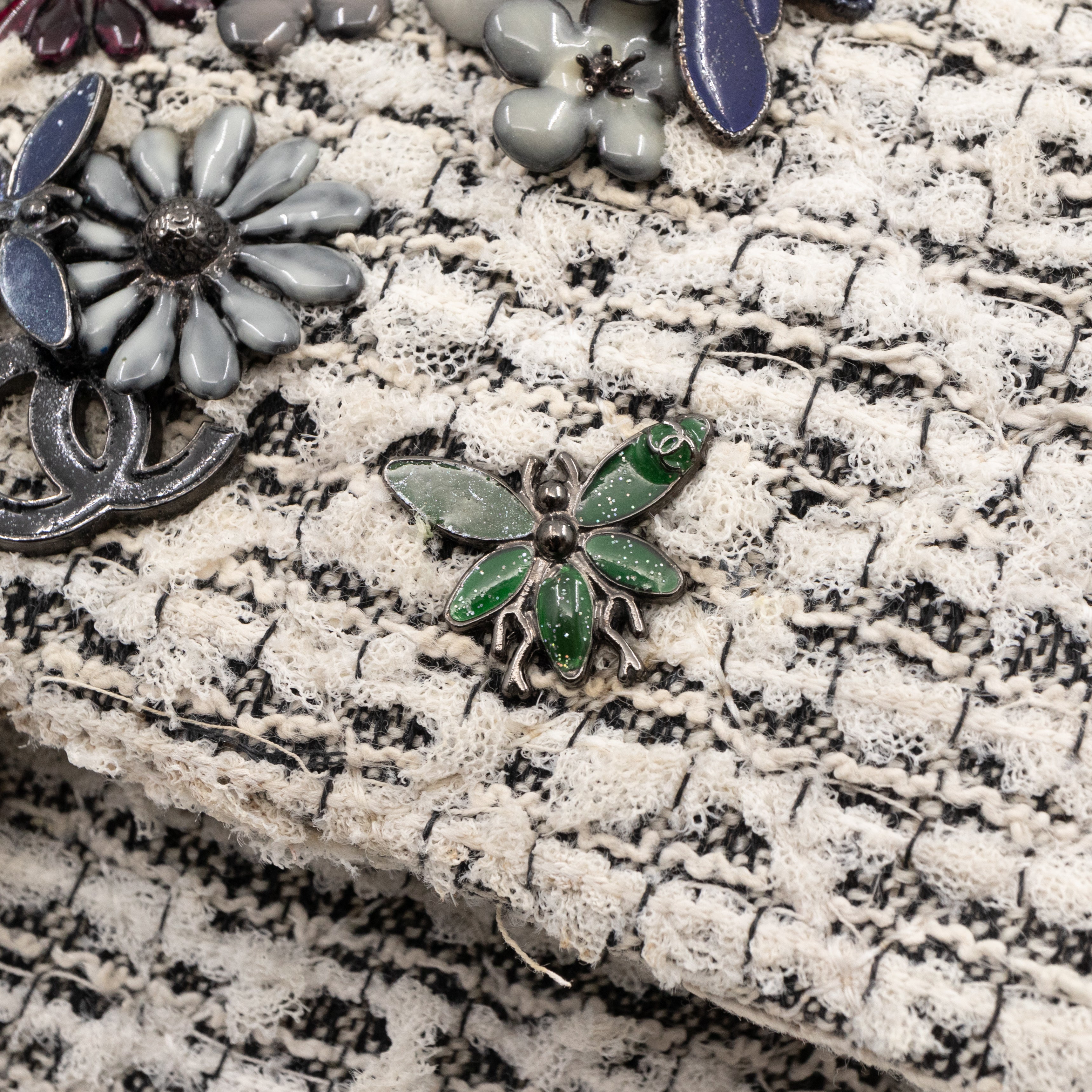 Gardens Charms 2.55 Reissue Flap Bag White Black Tweed