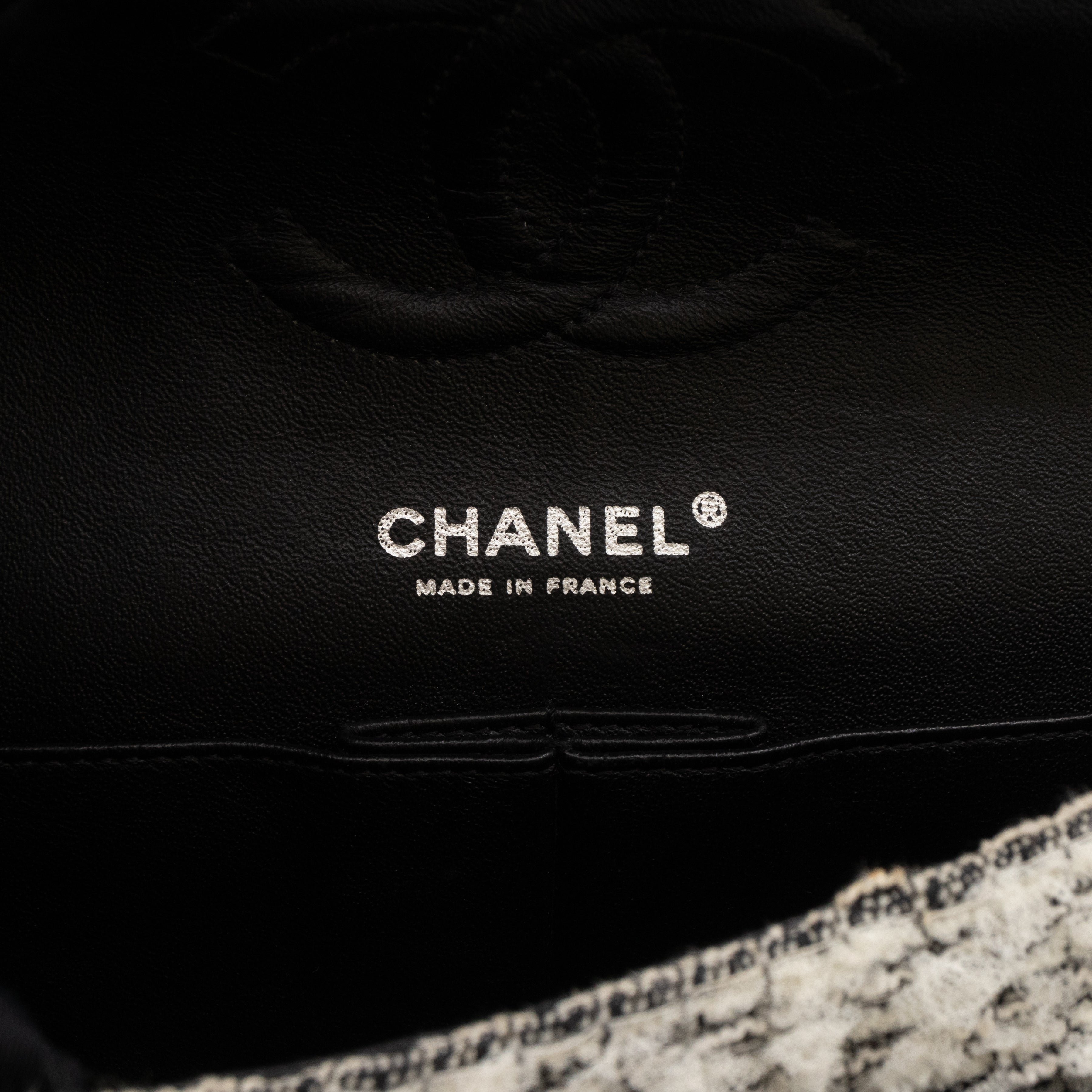 Gardens Charms 2.55 Reissue Flap Bag White Black Tweed