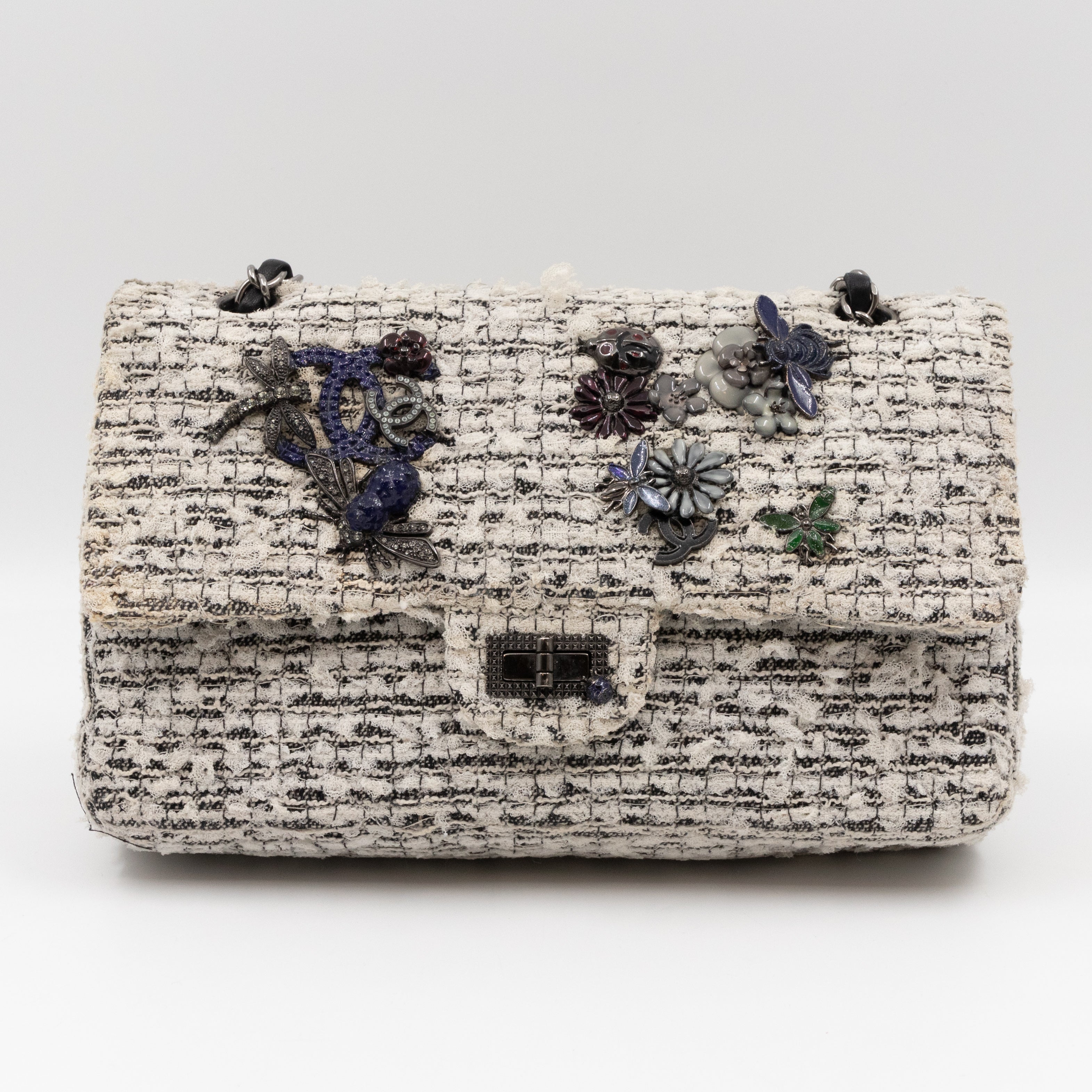 Gardens Charms 2.55 Reissue Flap Bag White Black Tweed