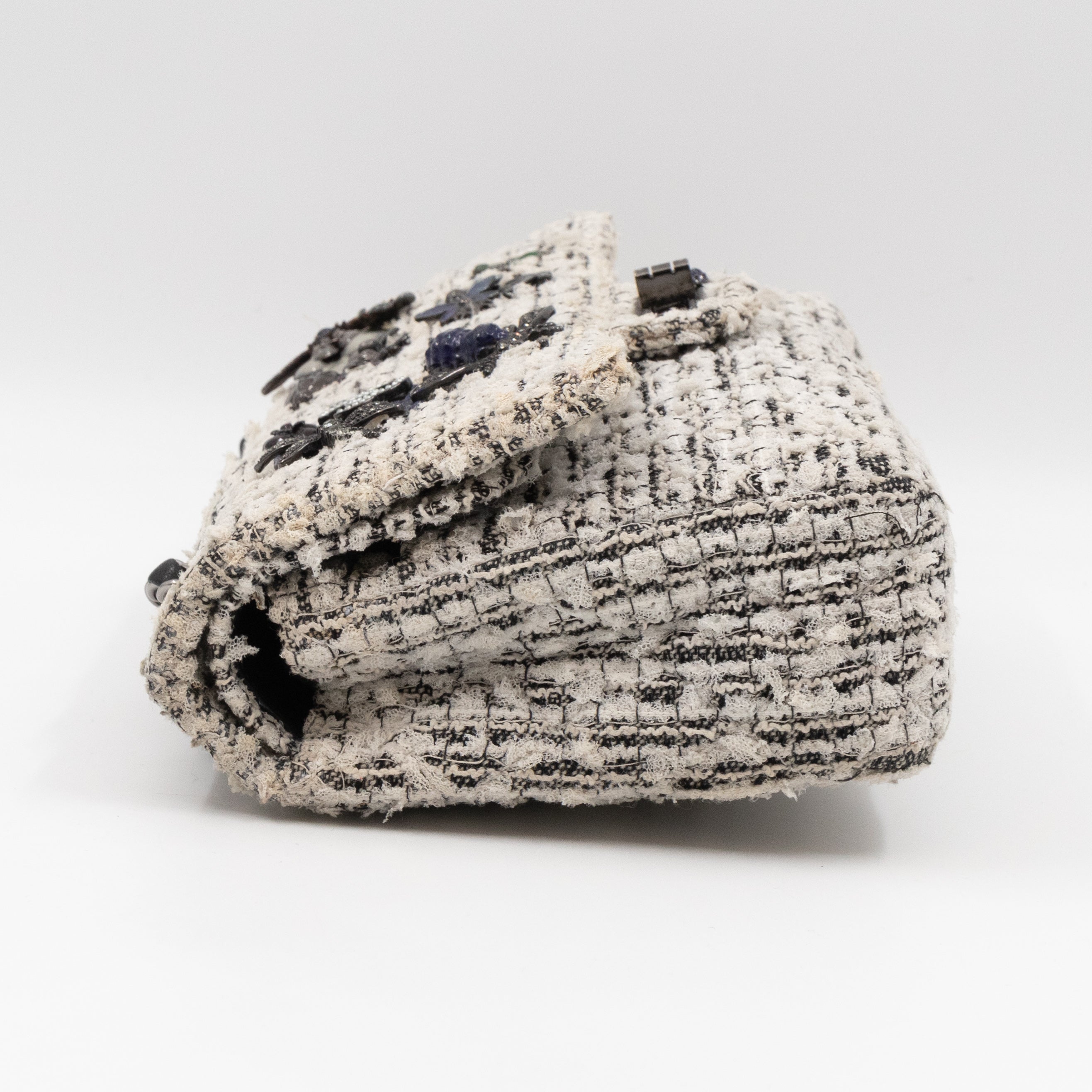 Gardens Charms 2.55 Reissue Flap Bag White Black Tweed