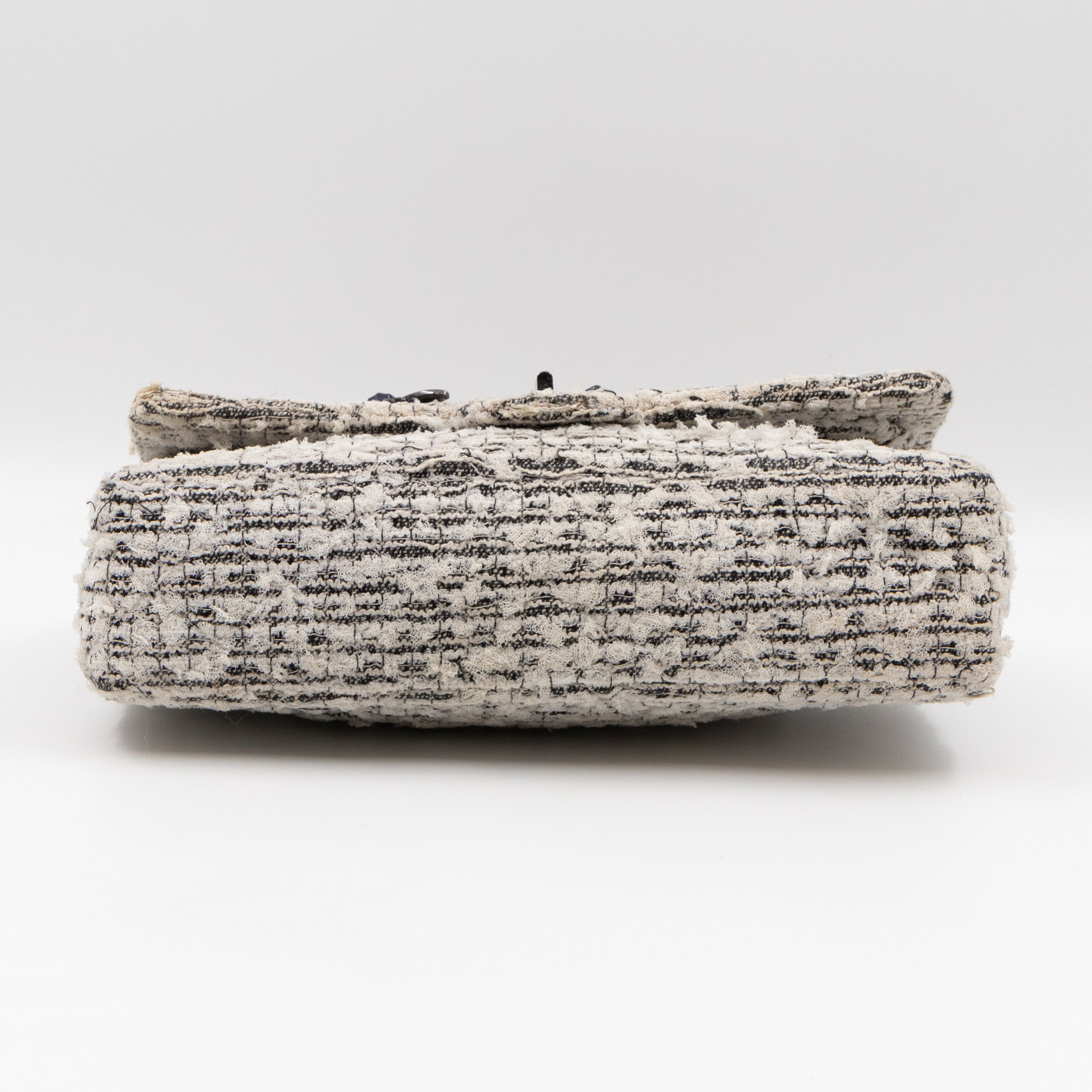 Gardens Charms 2.55 Reissue Flap Bag White Black Tweed