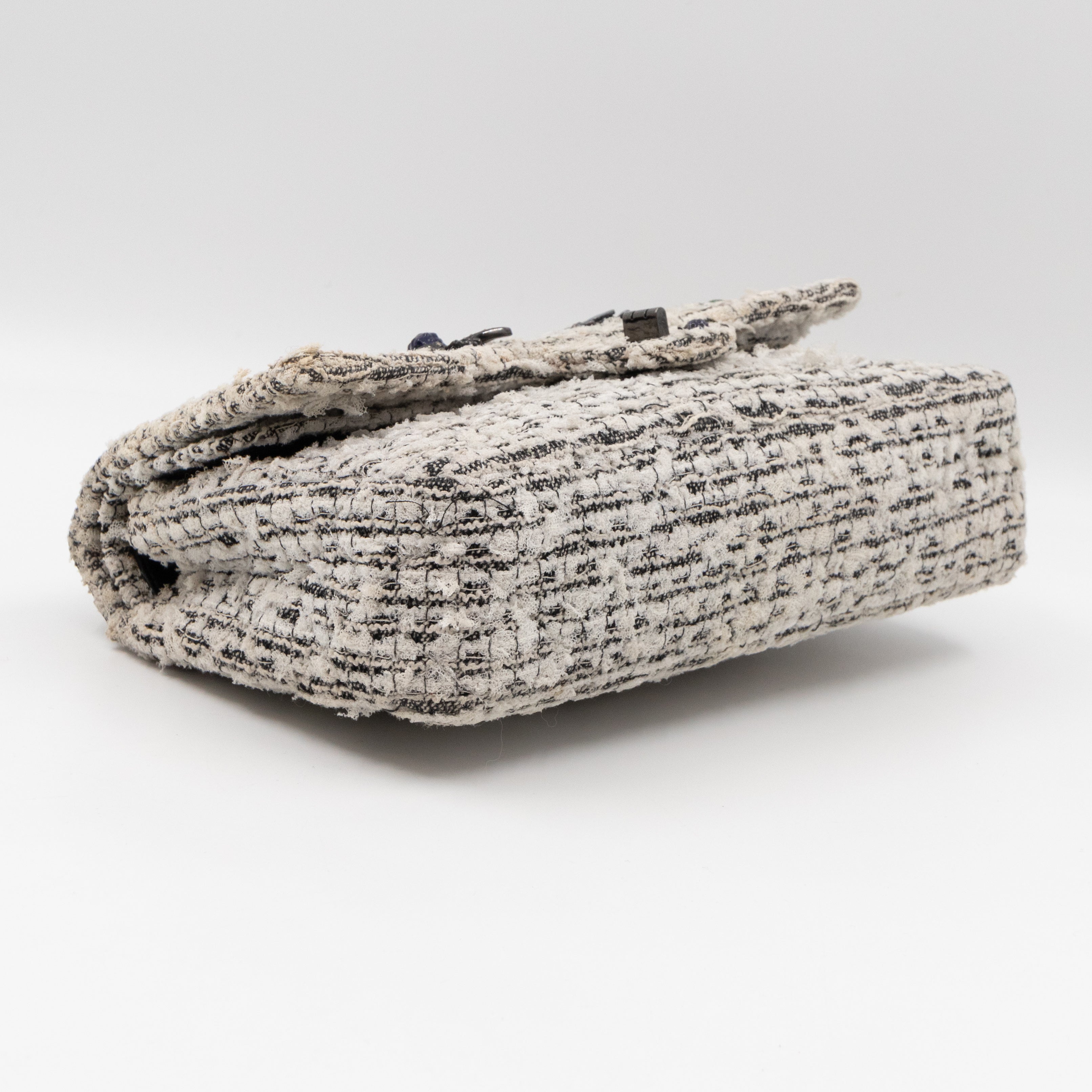 Gardens Charms 2.55 Reissue Flap Bag White Black Tweed