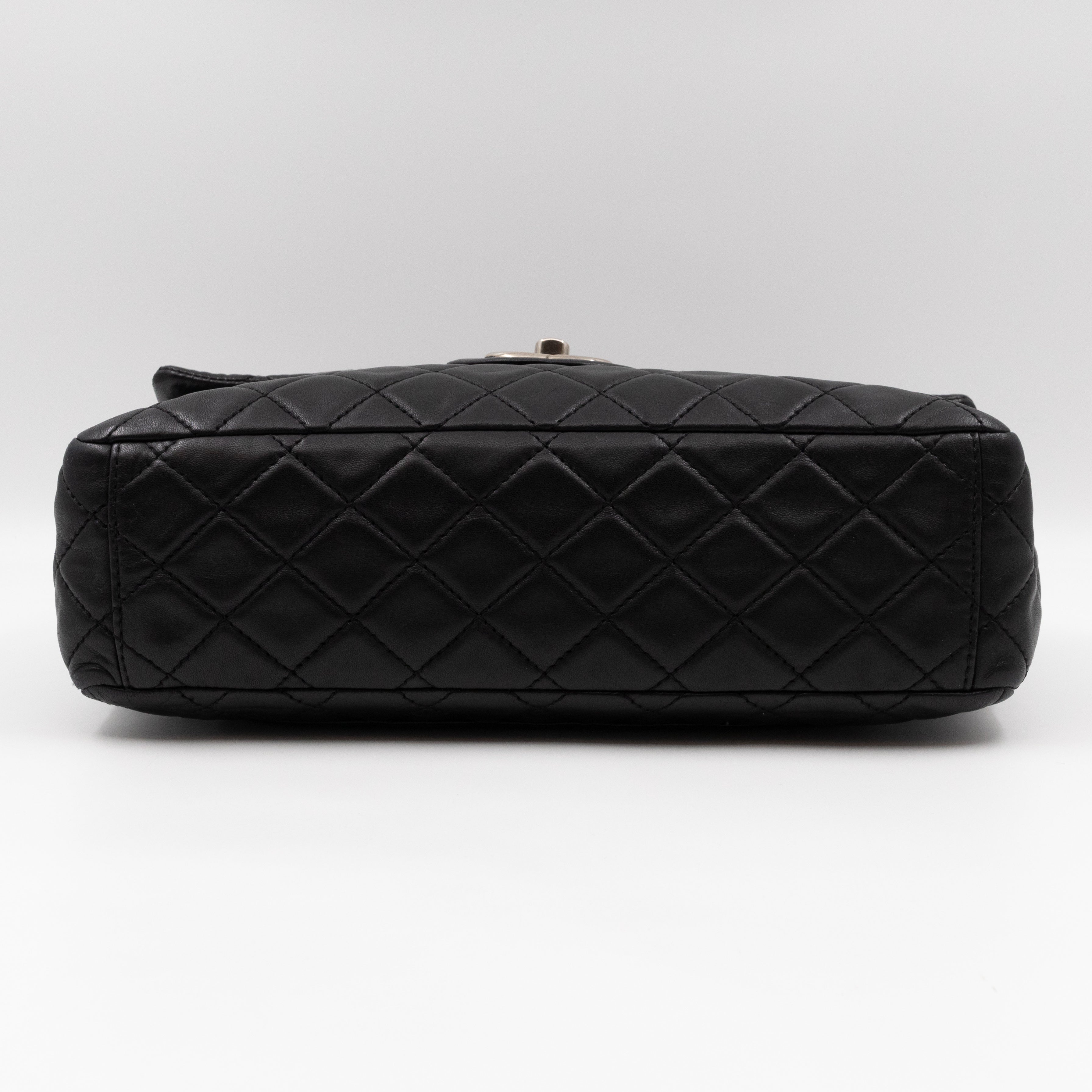 Classic Single Flap Maxi Black Lambskin Silver