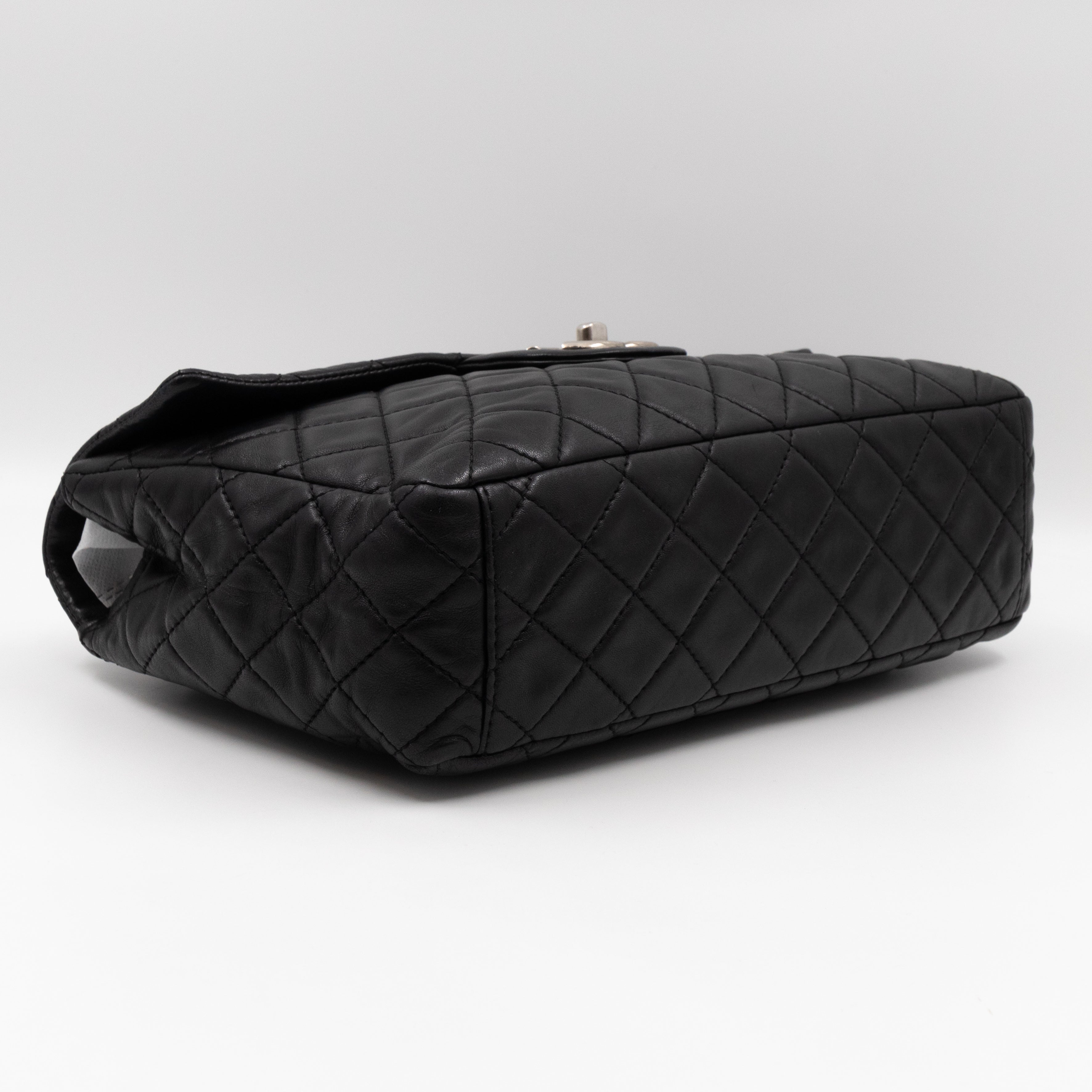 Classic Single Flap Maxi Black Lambskin Silver