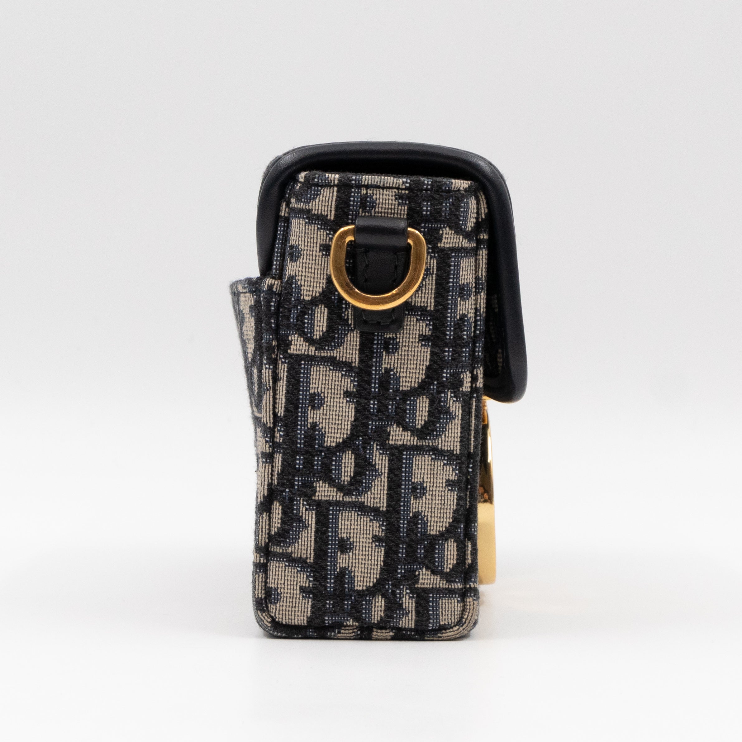 Box 30 Montaigne Blue Oblique