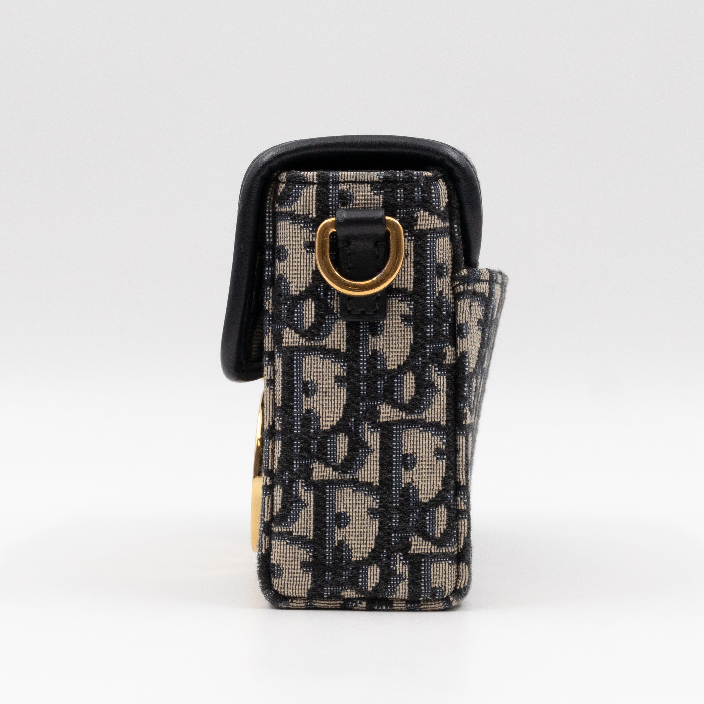 Box 30 Montaigne Blue Oblique