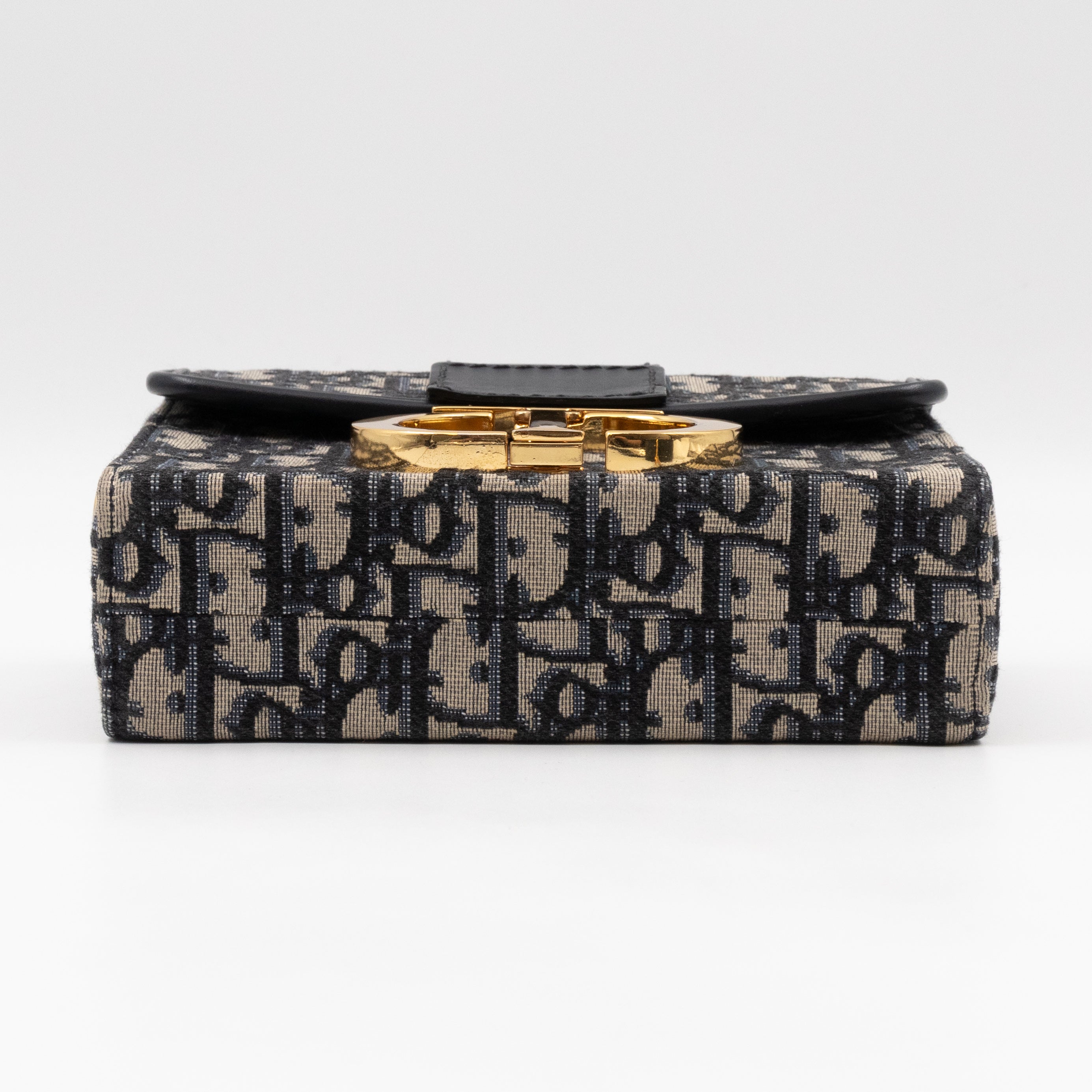 Box 30 Montaigne Blue Oblique