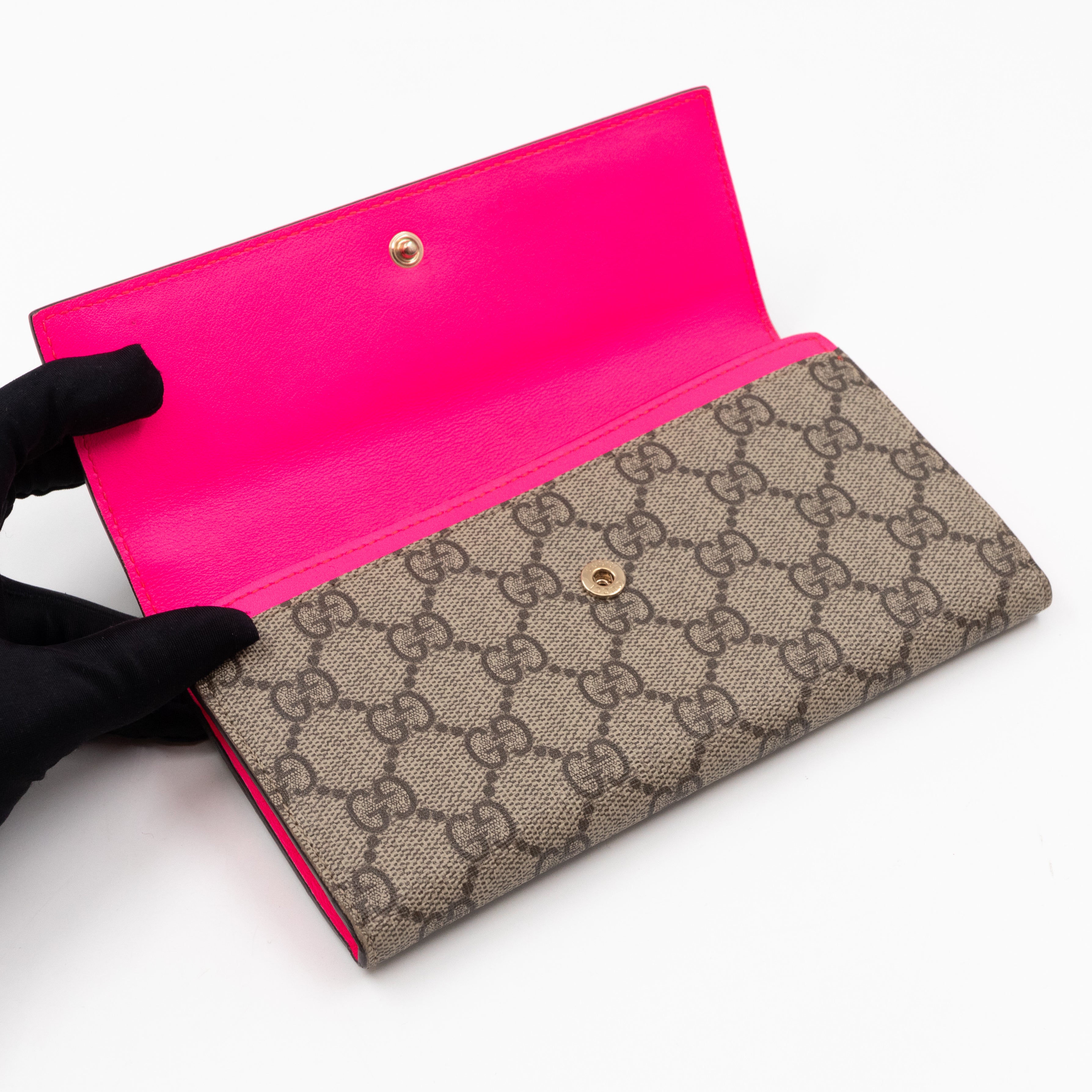 Continental Heart Long Wallet GG Supreme Monogram Neon Pink