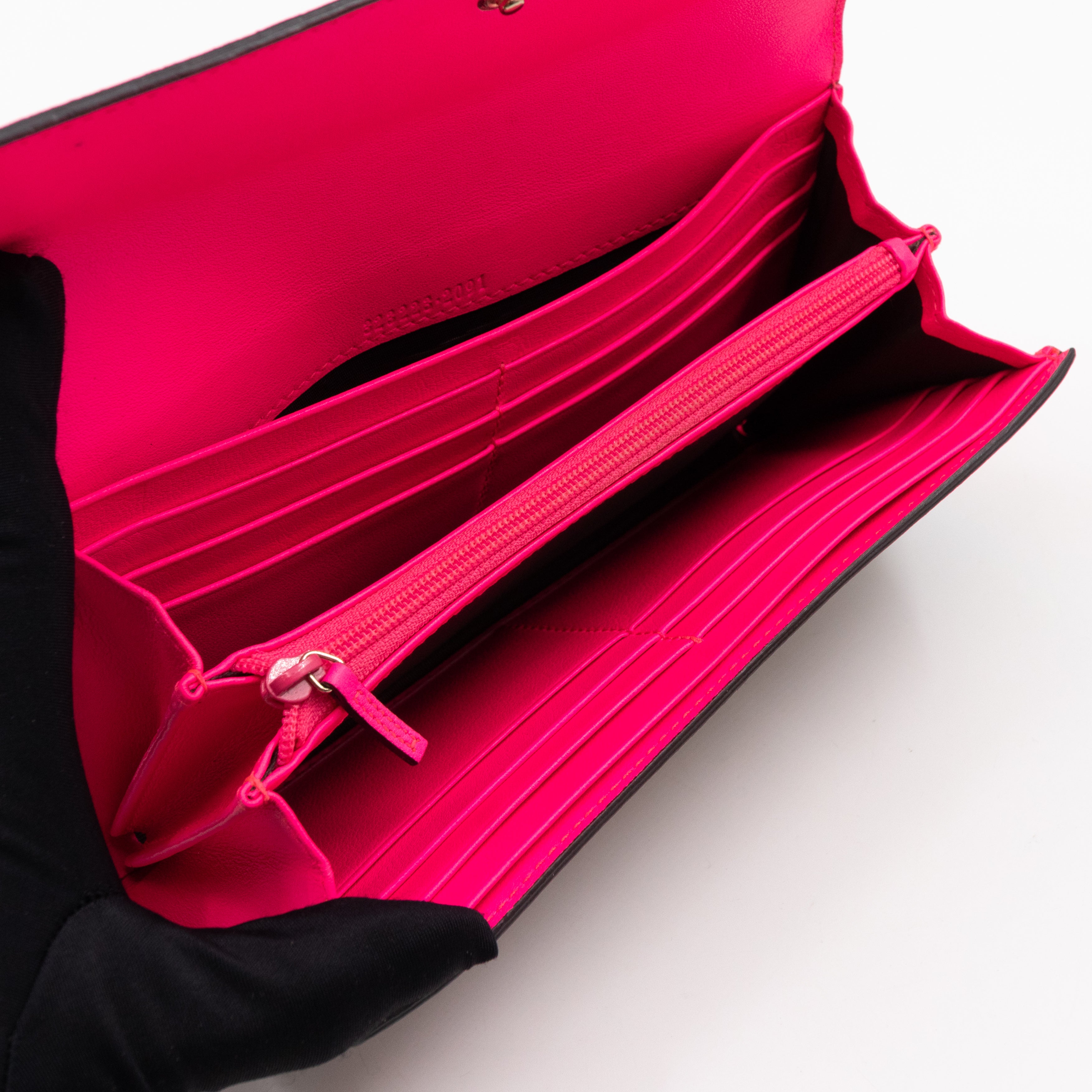 Continental Heart Long Wallet GG Supreme Monogram Neon Pink
