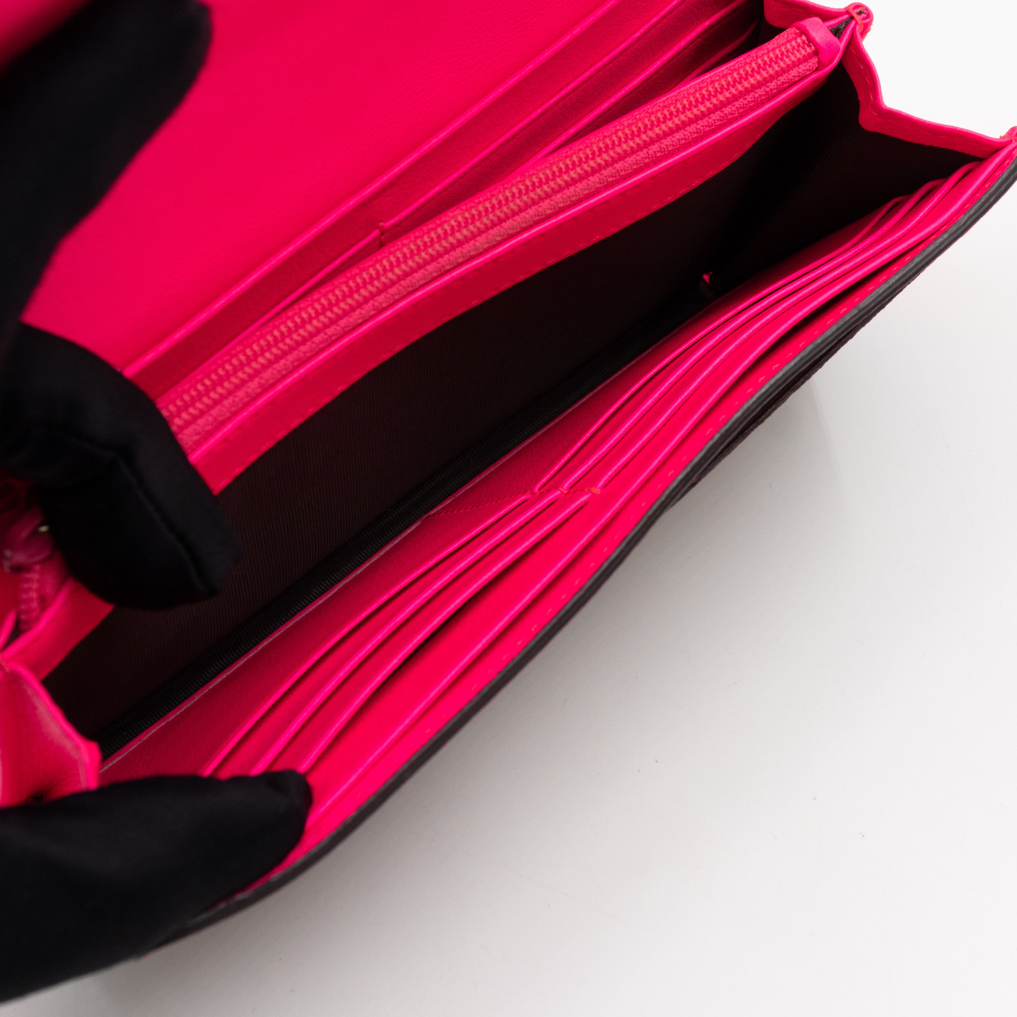 Continental Heart Long Wallet GG Supreme Monogram Neon Pink