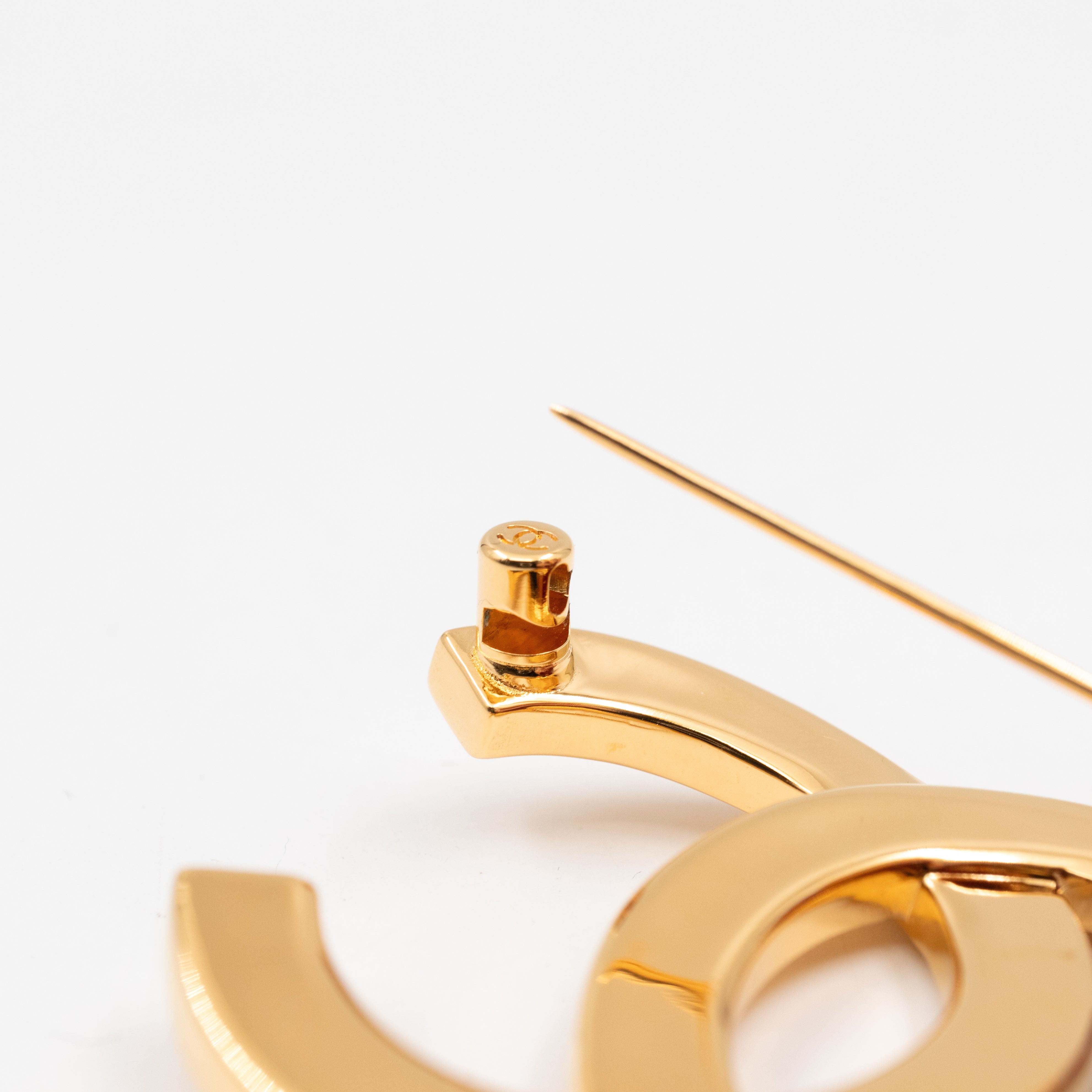 CC Brooch Letters Gold