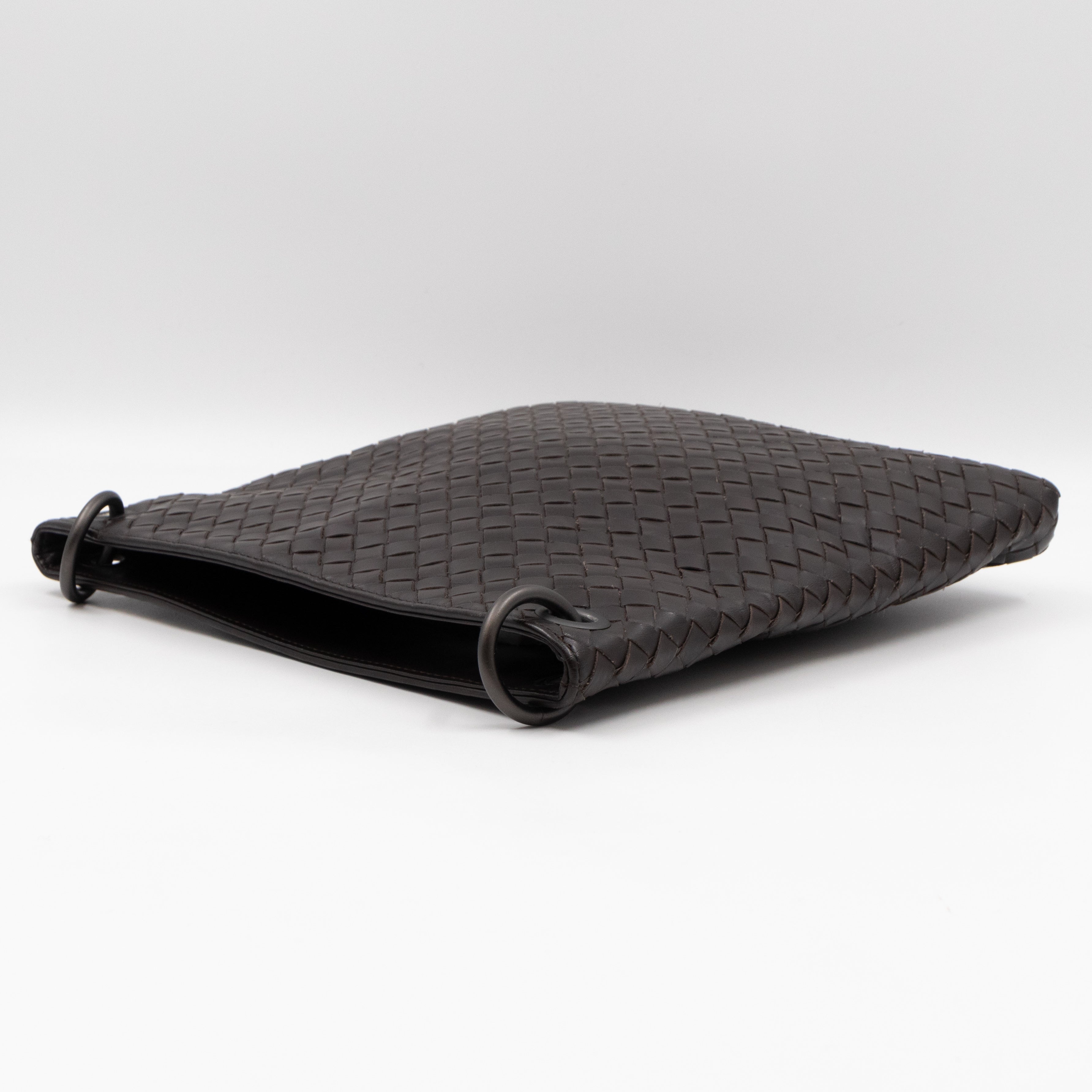 Flat Messenger Bag Intrecciato Dark Brown Leather