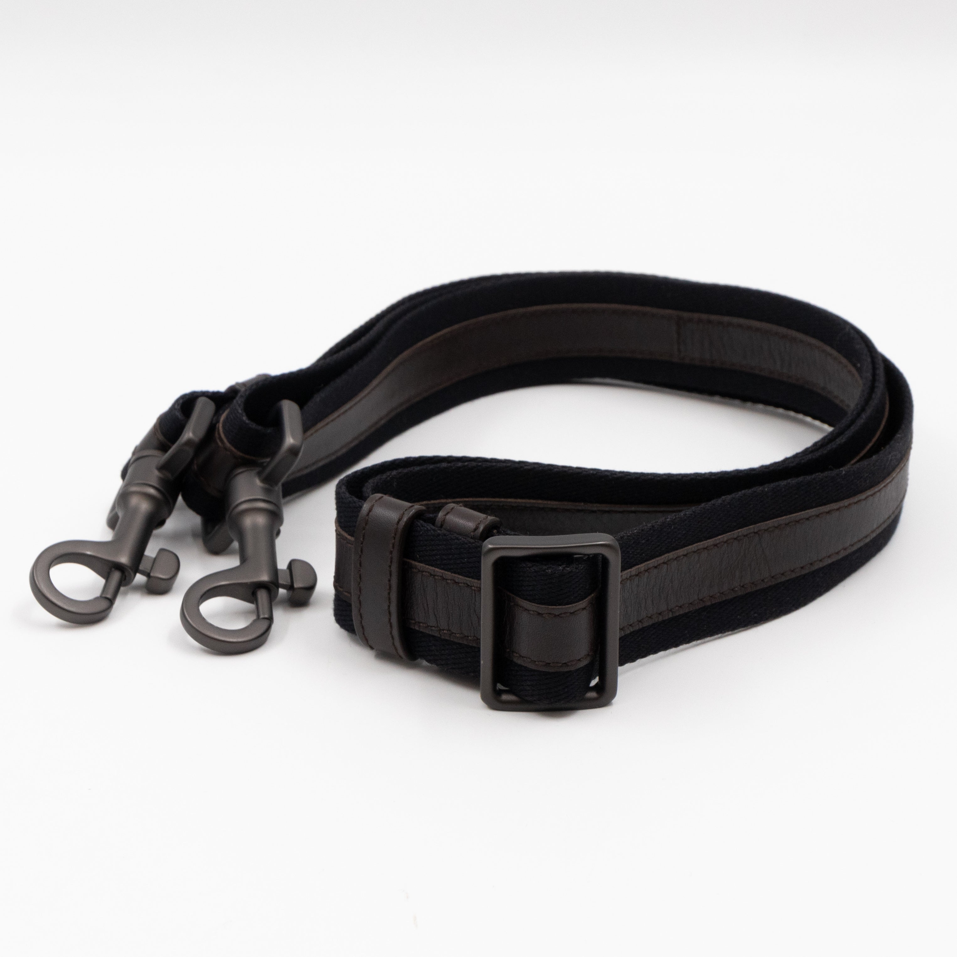 Flat Messenger Bag Intrecciato Dark Brown Leather