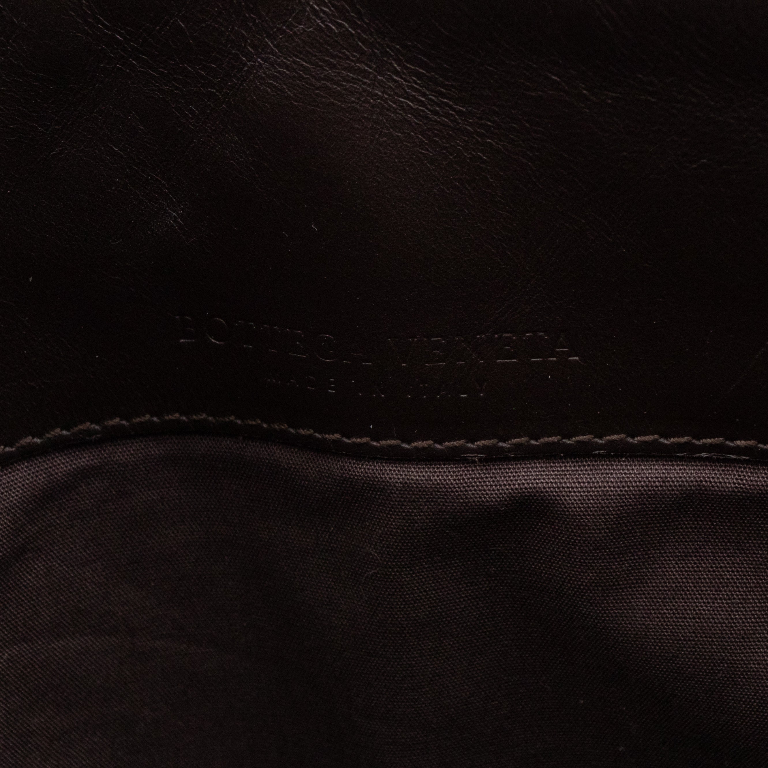 Flat Messenger Bag Intrecciato Dark Brown Leather