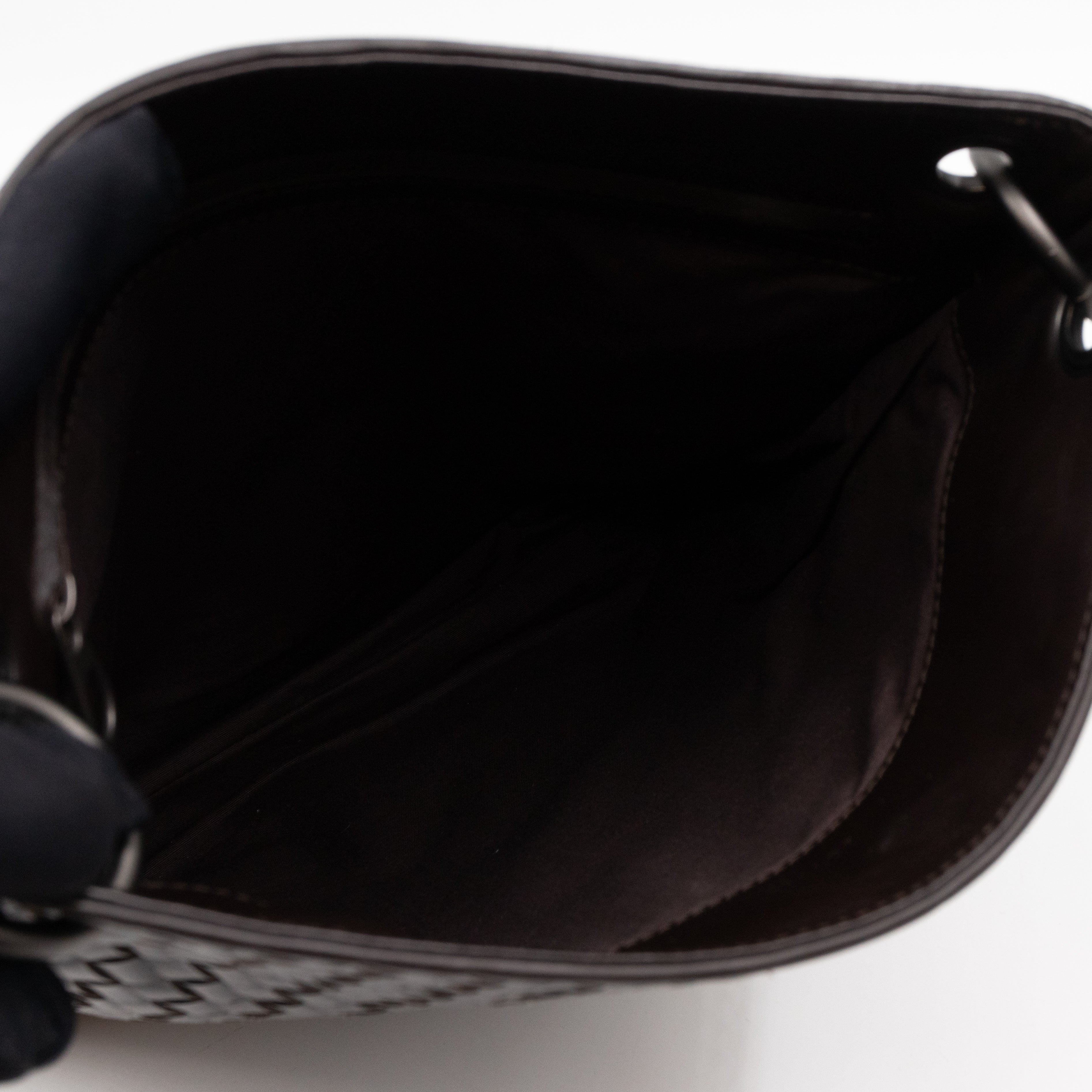 Flat Messenger Bag Intrecciato Dark Brown Leather