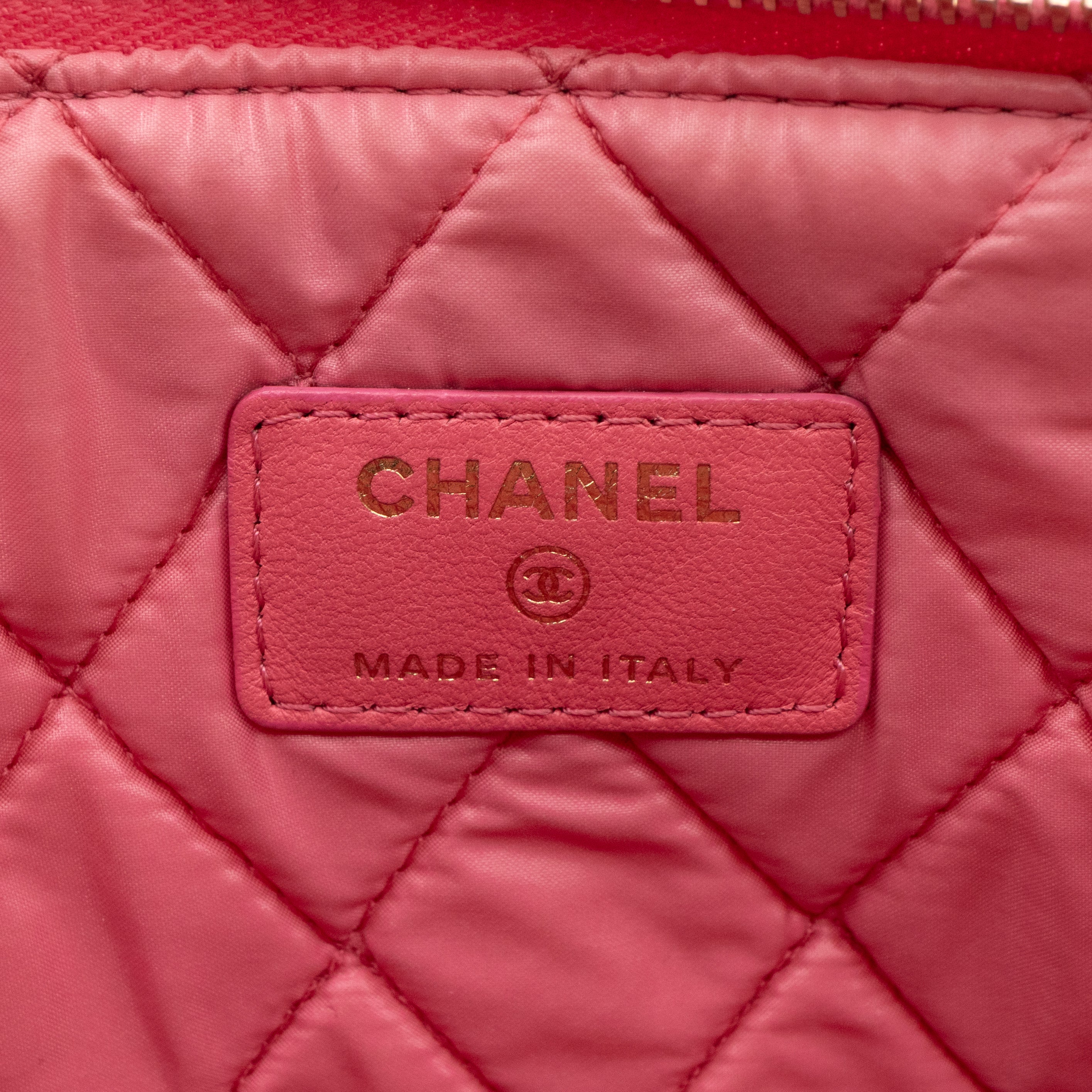 Casino Medium O Case Pink Leather with Charms