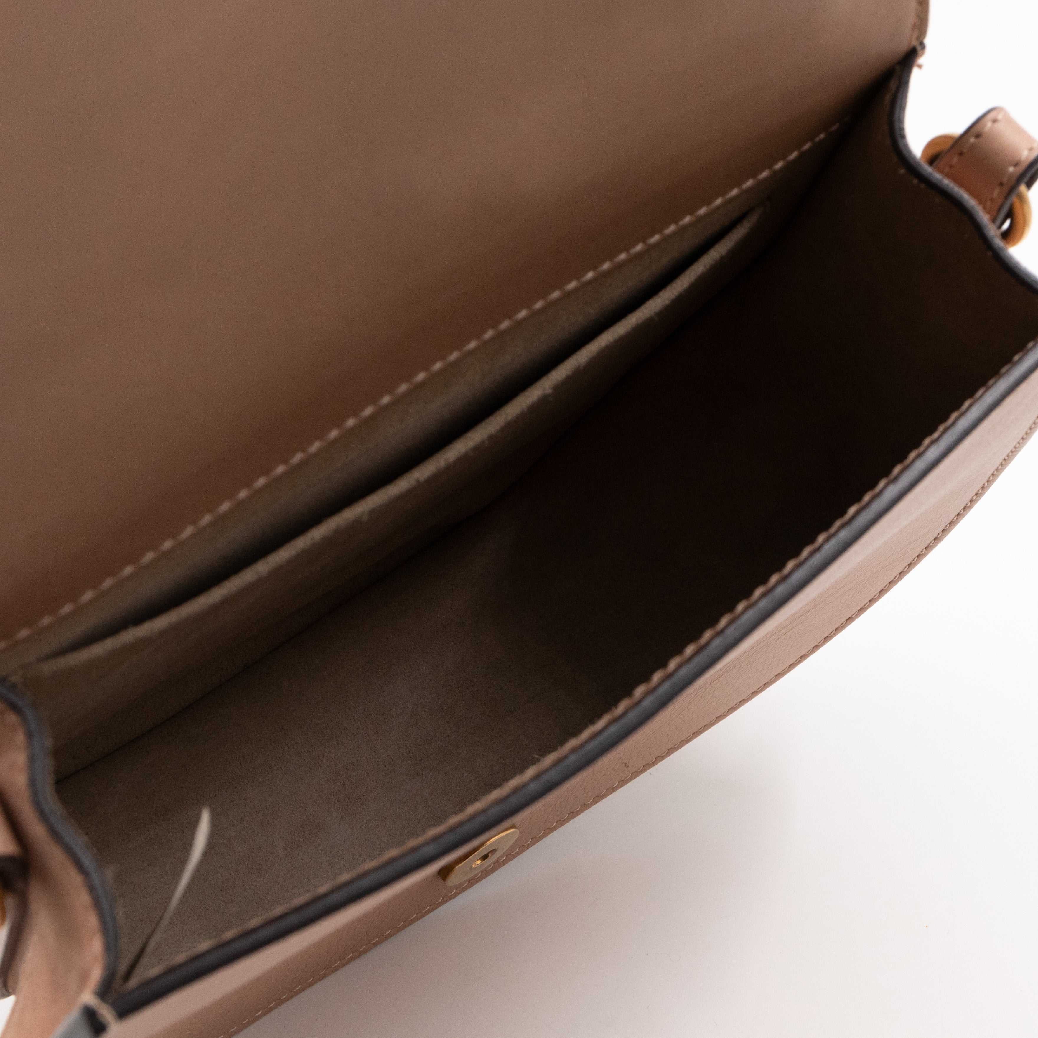 Nile Bracelet Bag Medium Beige Leather