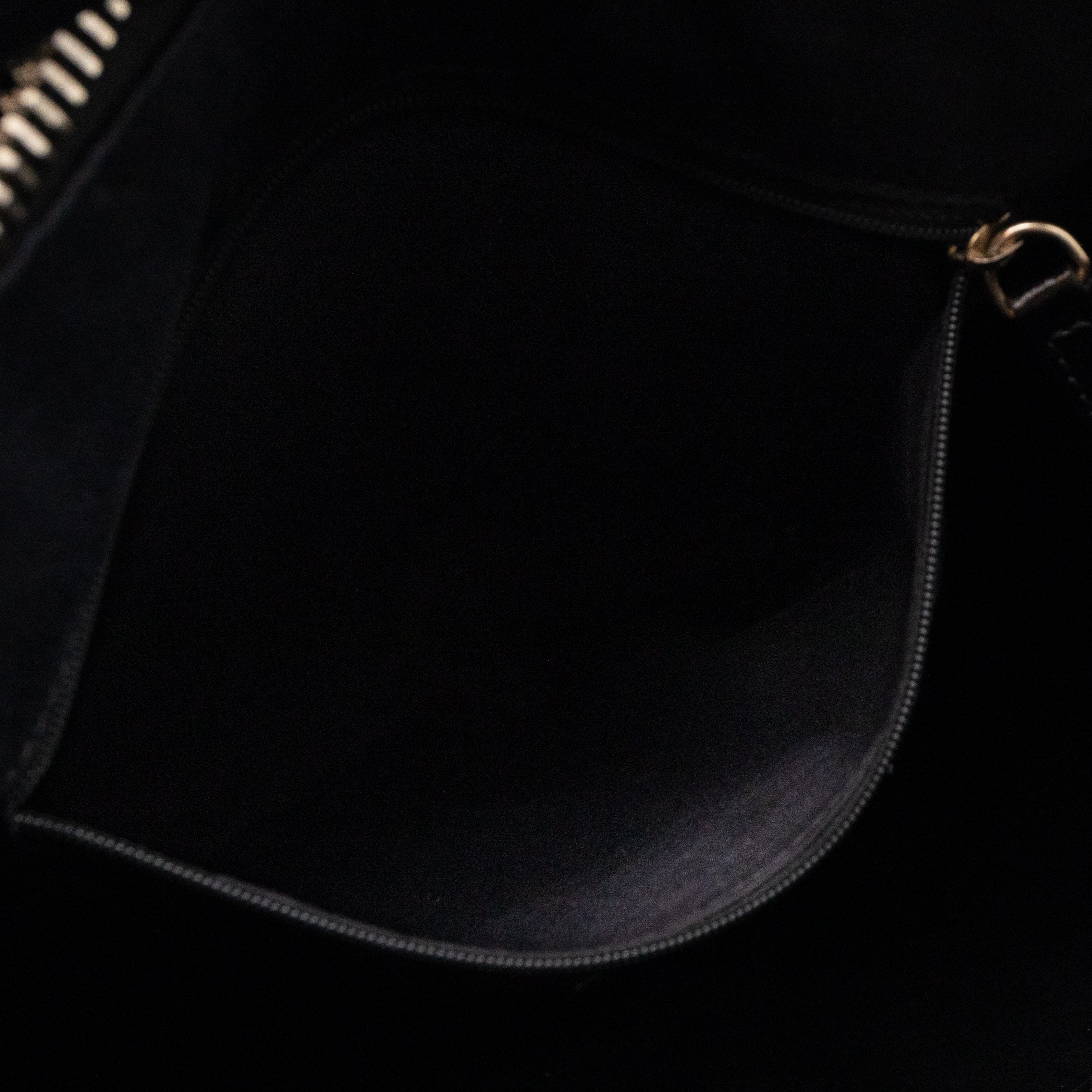 Antigona Large Black Leather