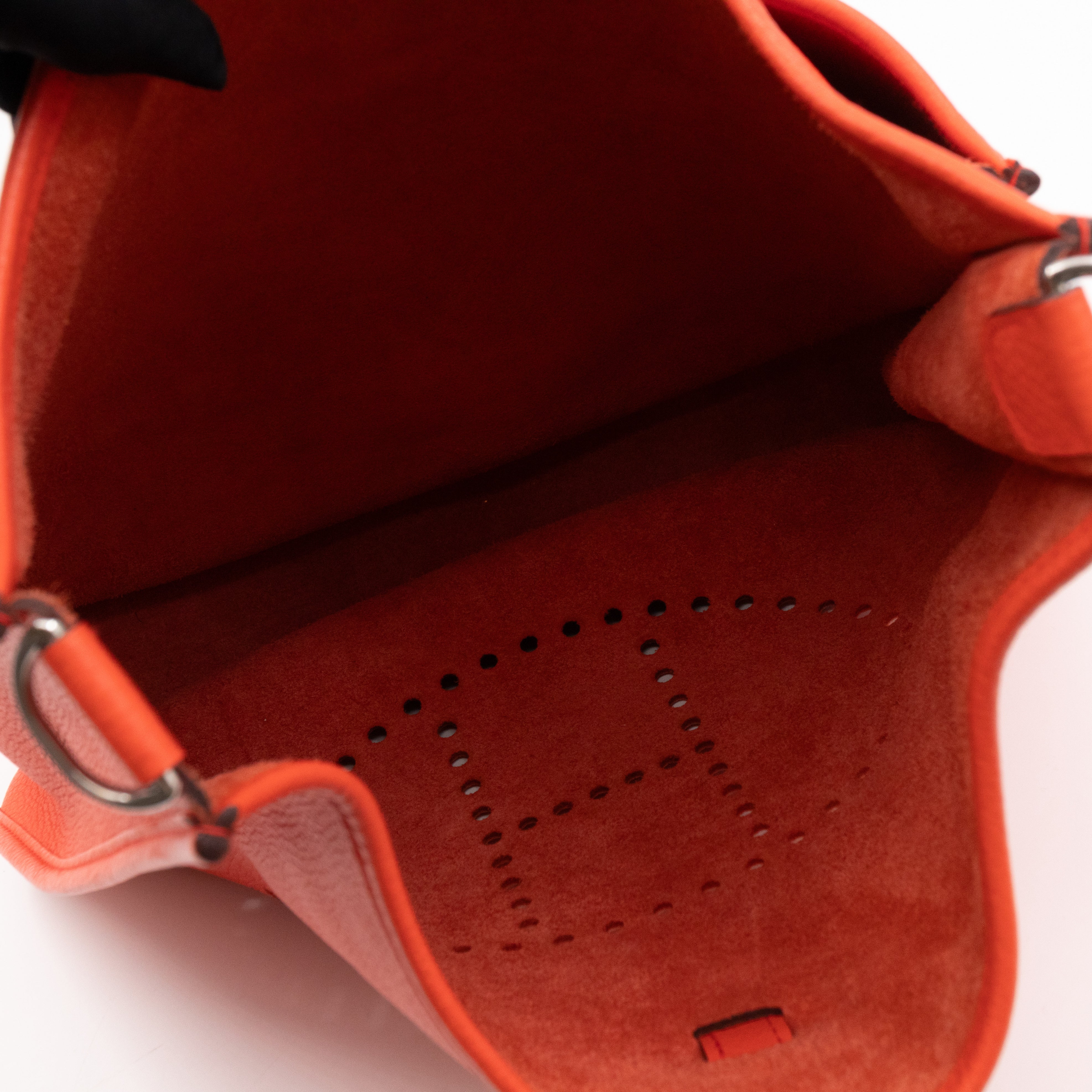 Evelyne III 33 Orange Feu Leather