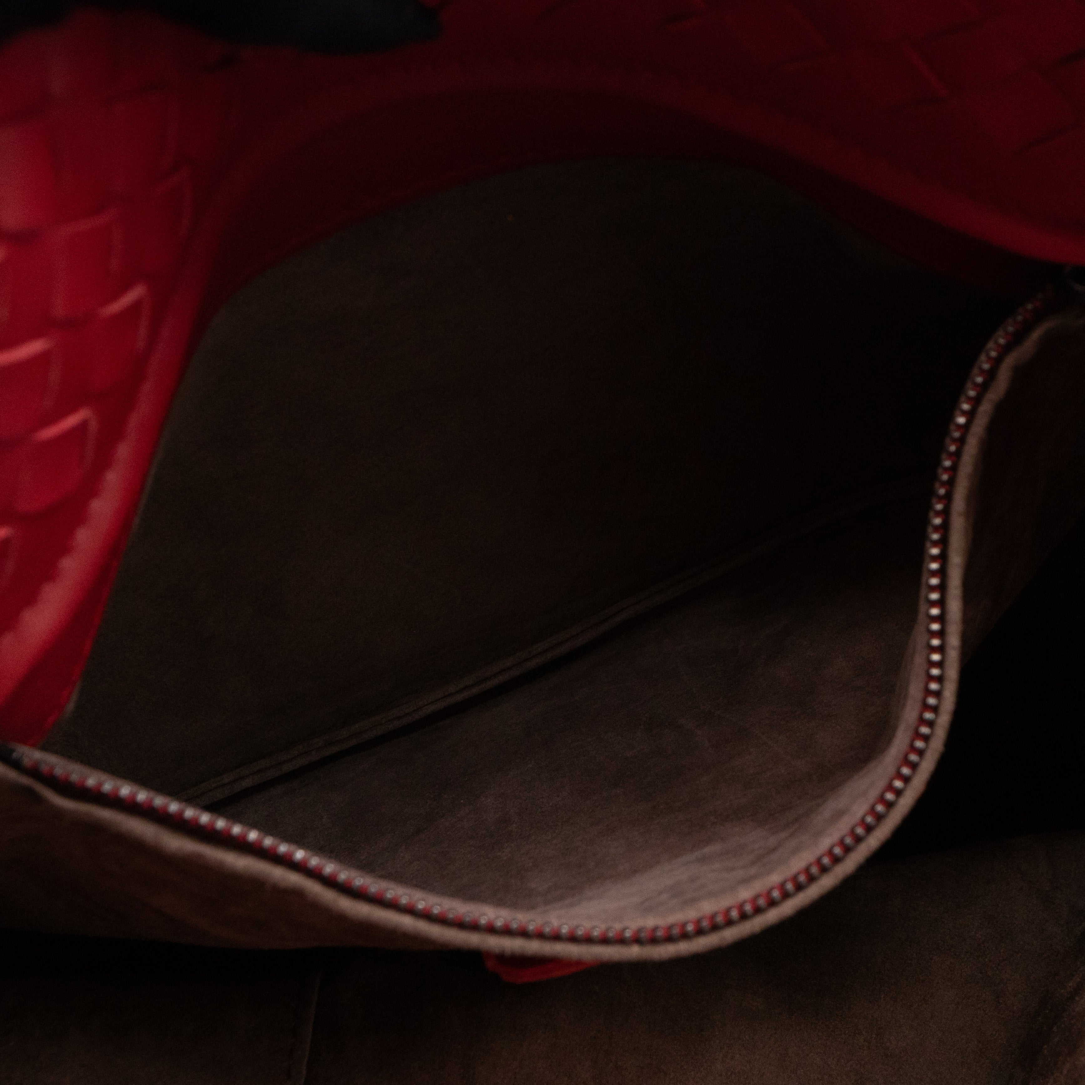 Garda Bella Shoulder Bag Red Intrecciato Lether