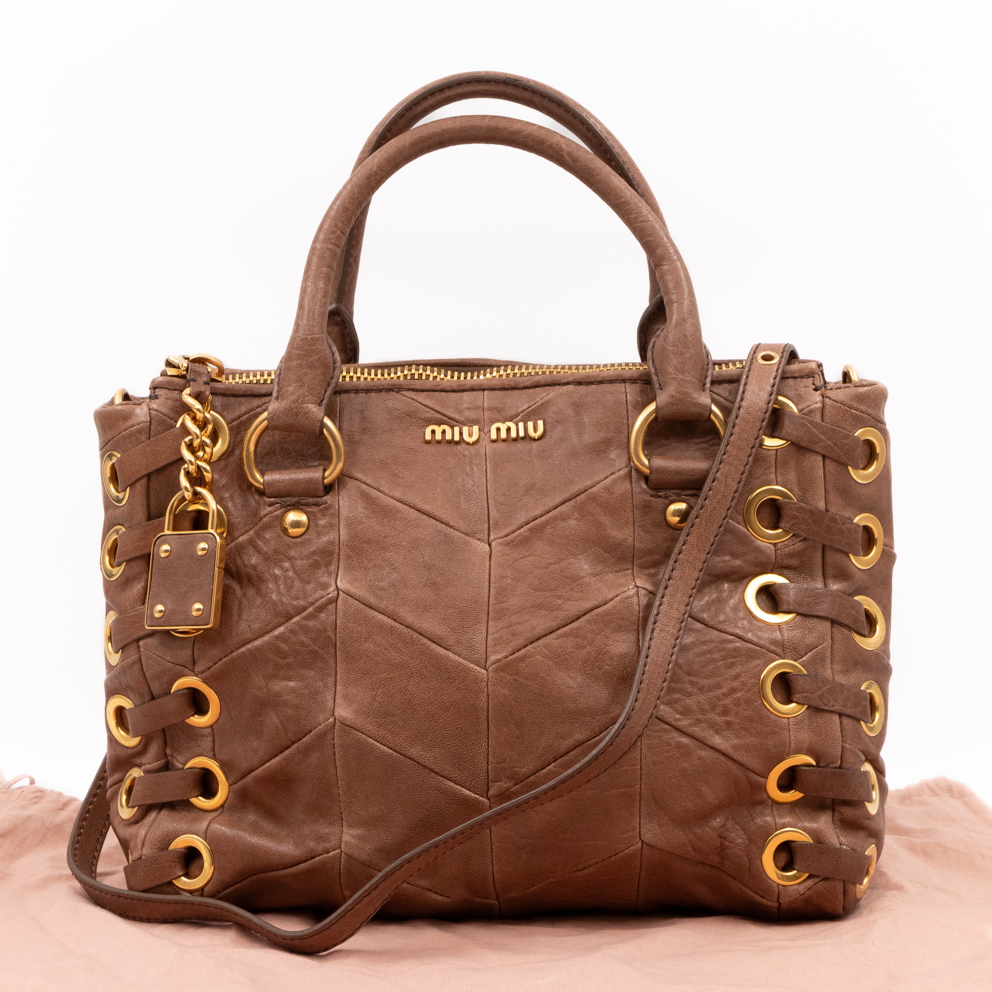 Grommet Tote Caramel Chevron Leather