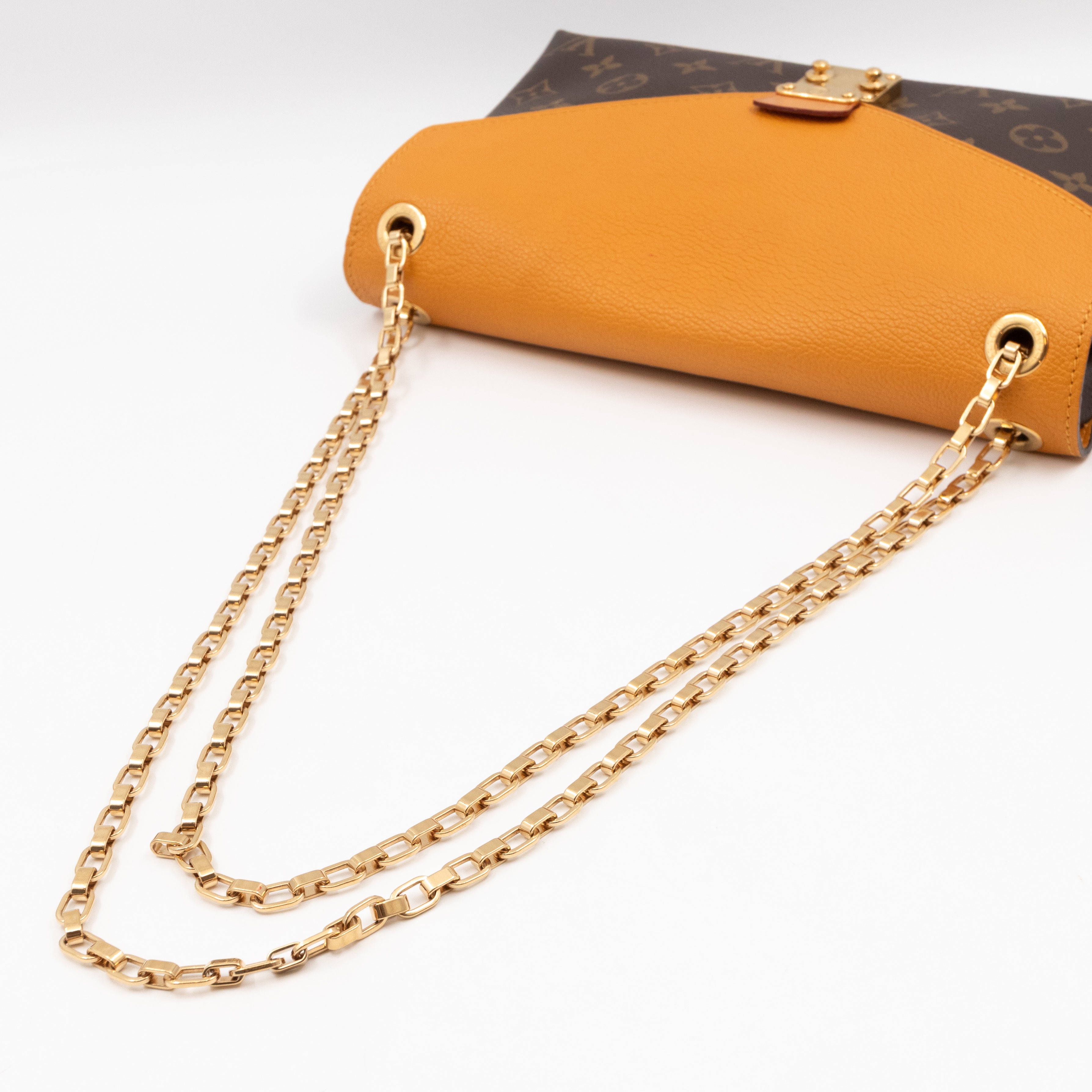 Pallas Chain Bag Monogram Safran