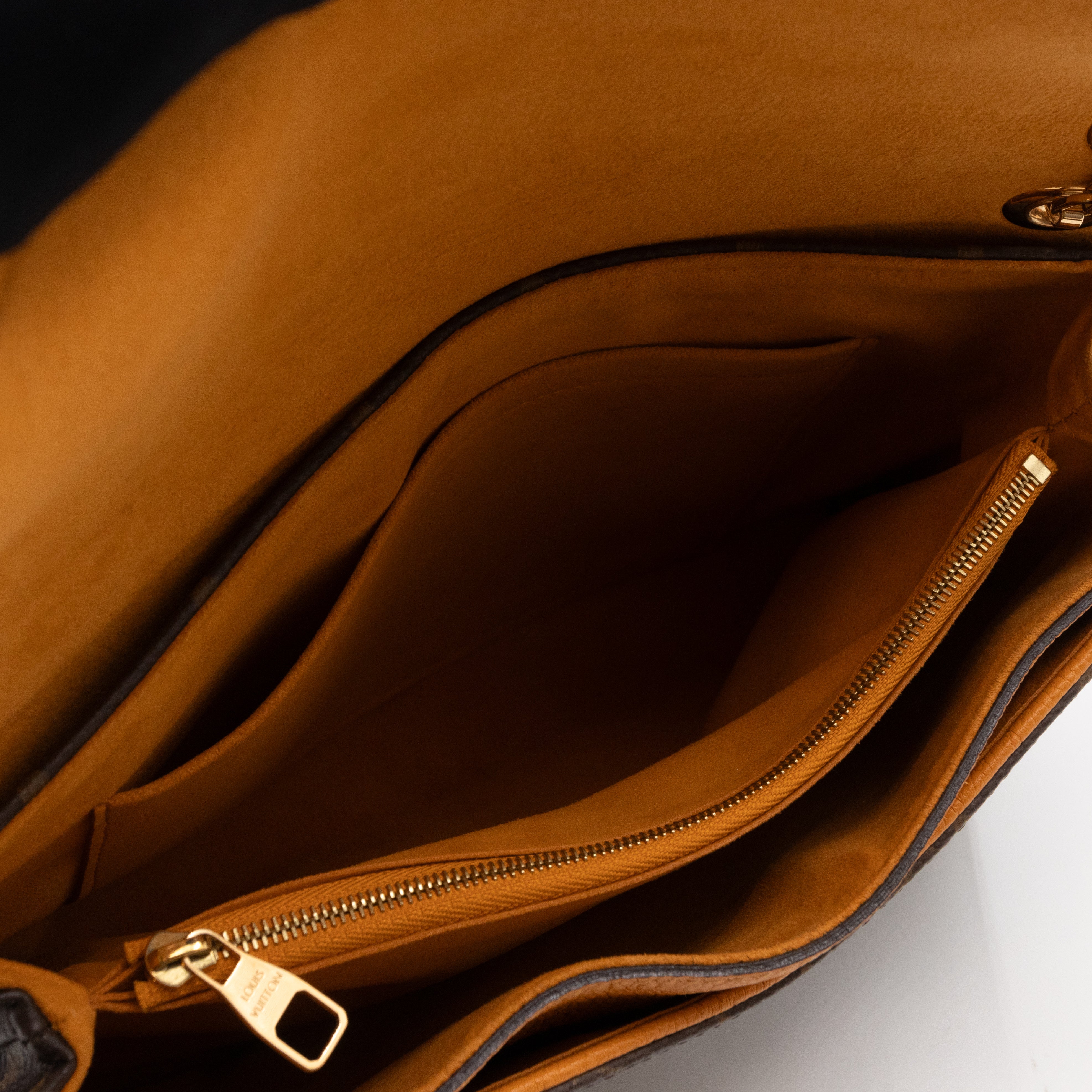 Pallas Chain Bag Monogram Safran