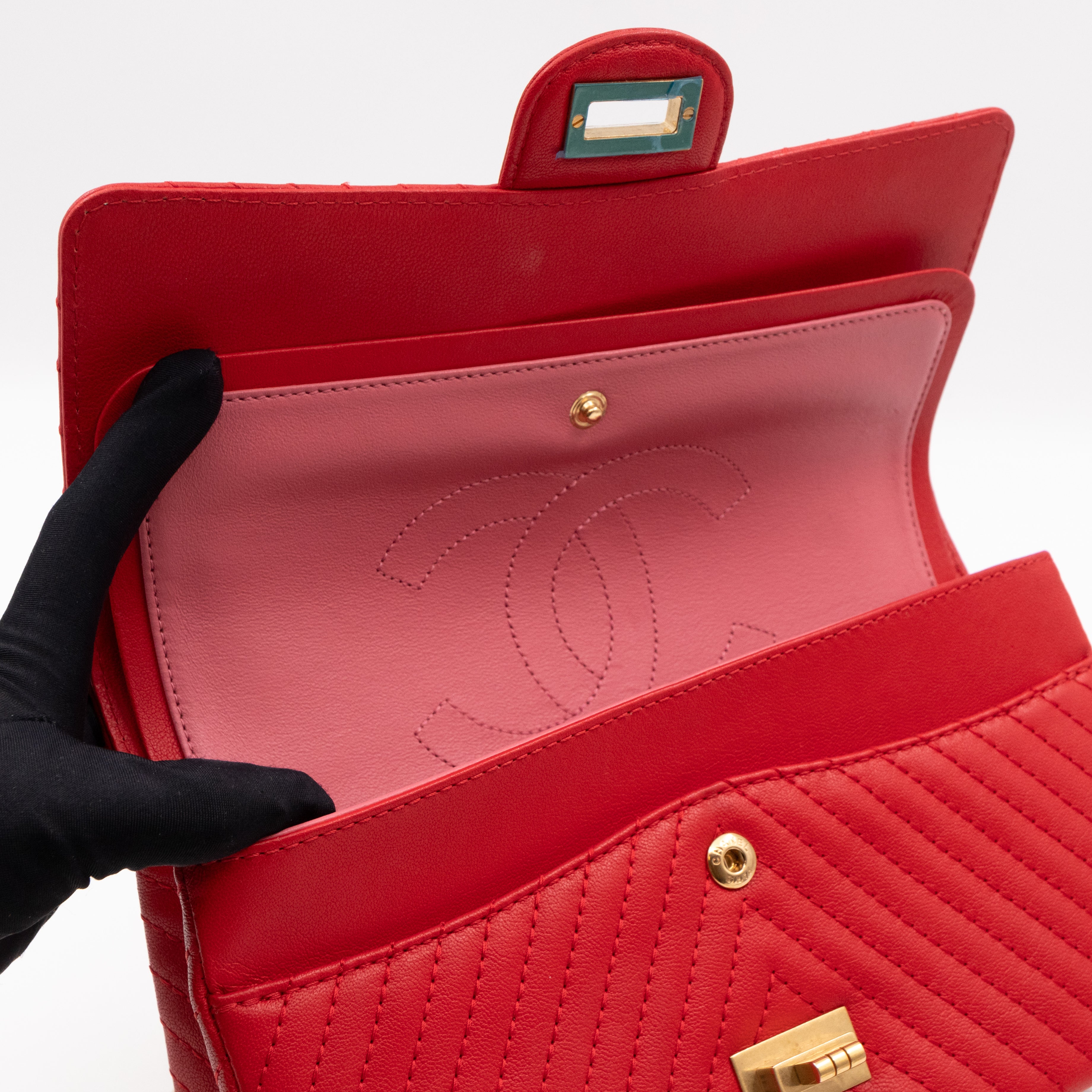 2.55 Reissue 225 Medium Red Chevron Leather