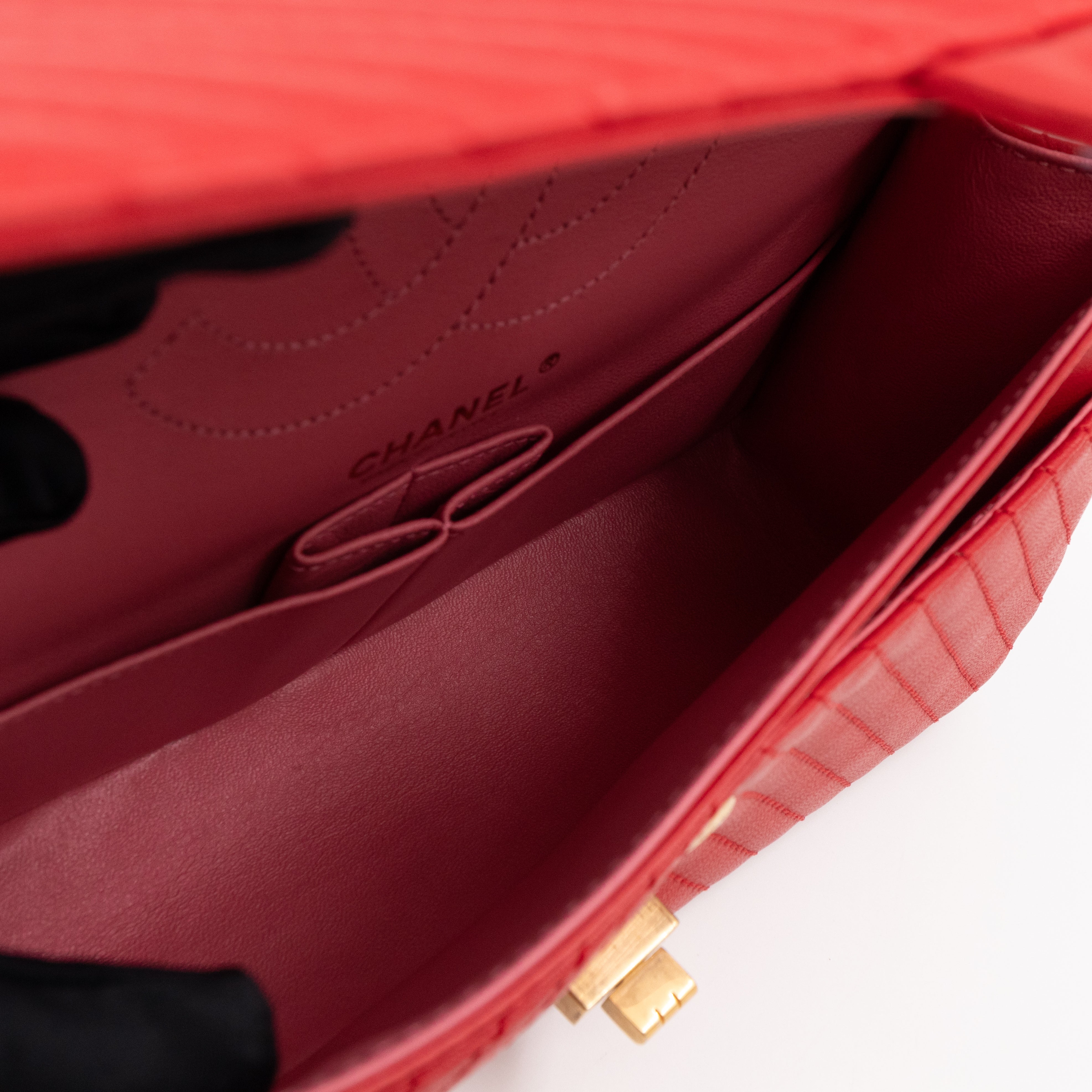 2.55 Reissue 225 Medium Red Chevron Leather