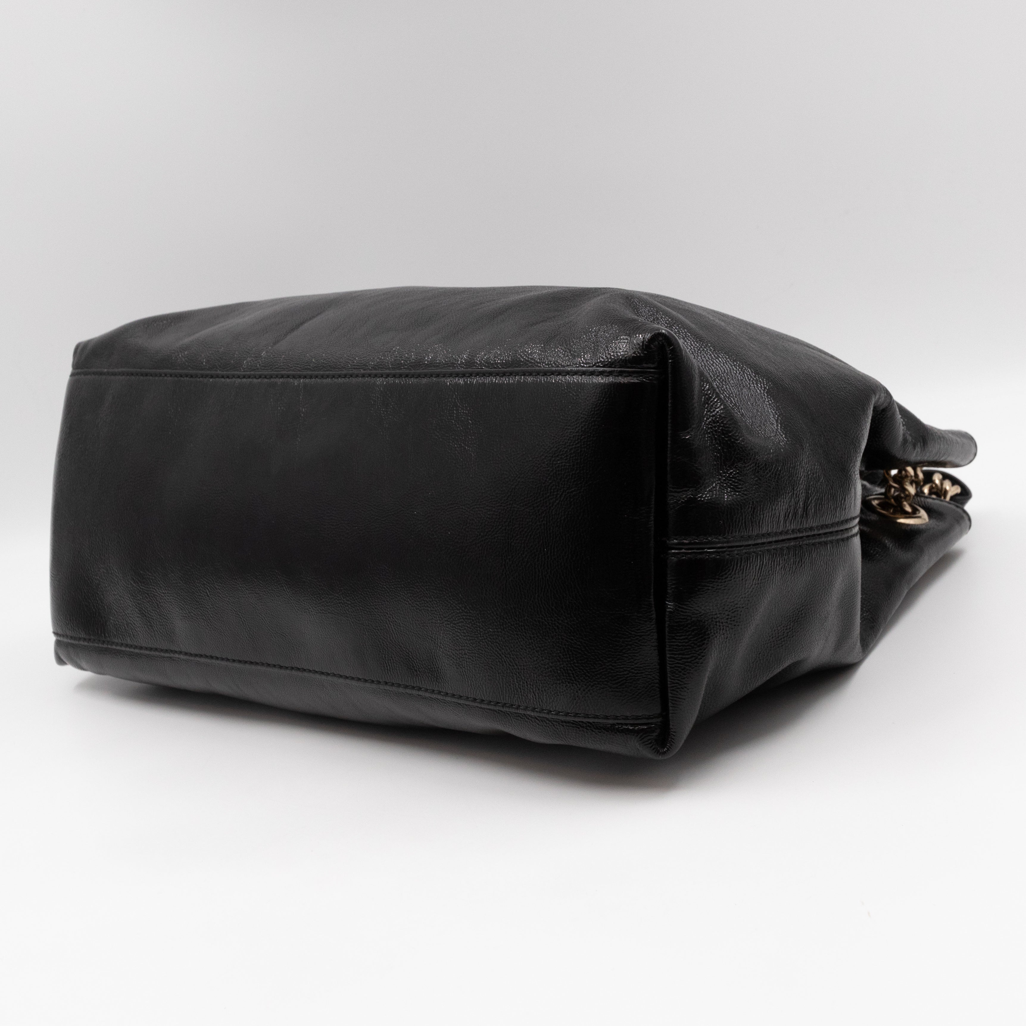 Soho Tassel Chain Tote Crumpled Black Patent Leather