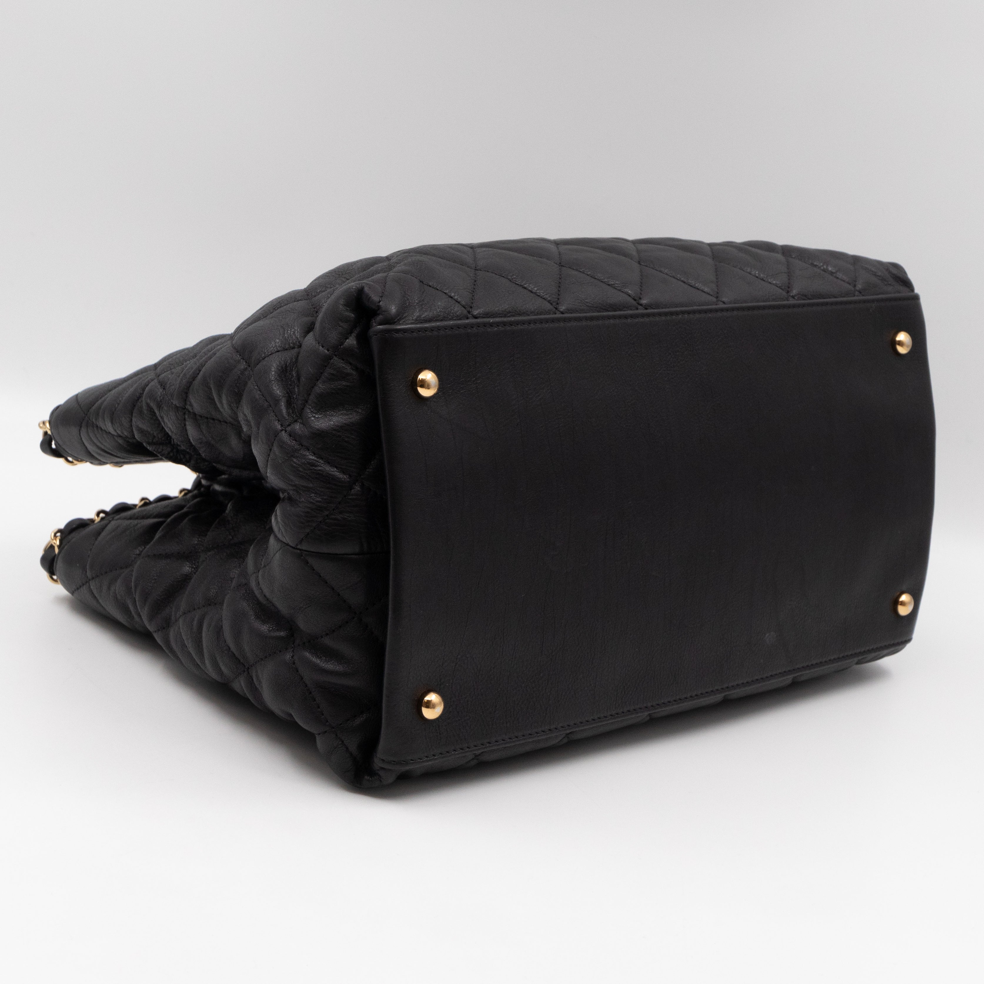 Chain Me Tote Black Calfskin Leather