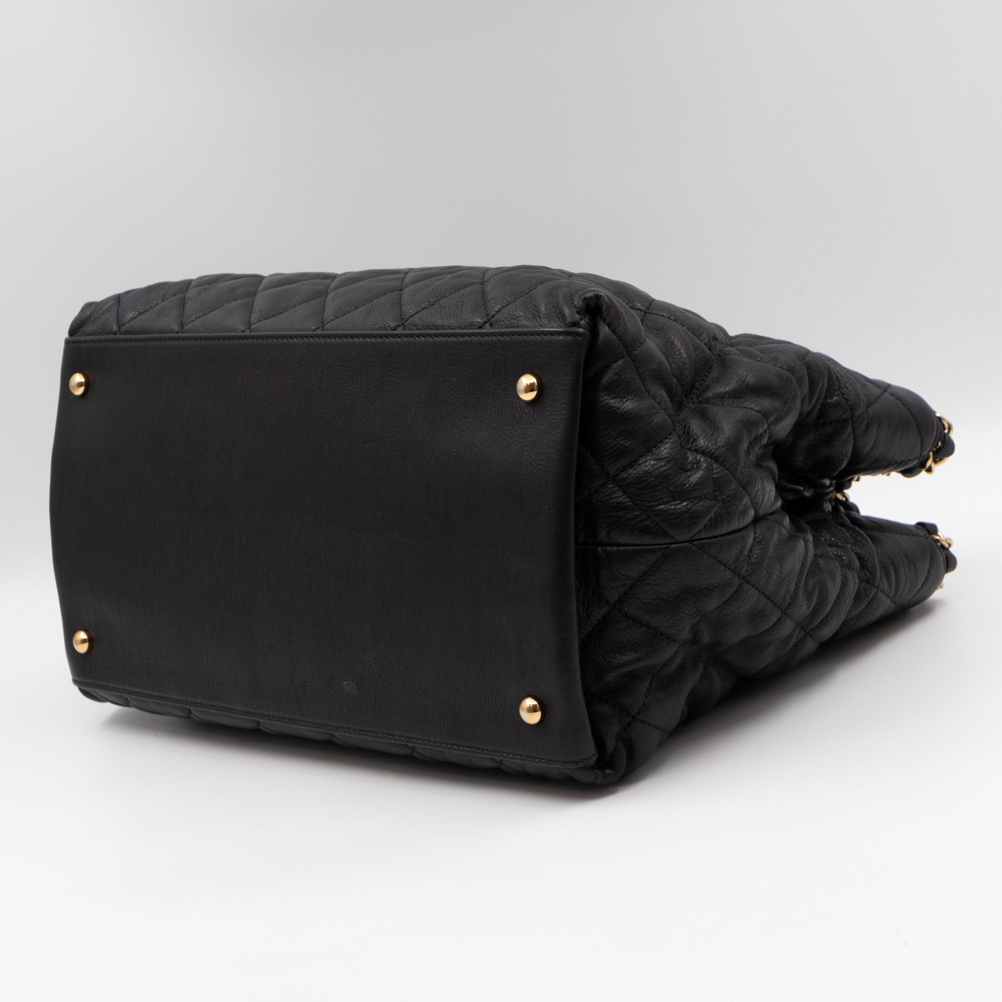 Chain Me Tote Black Calfskin Leather