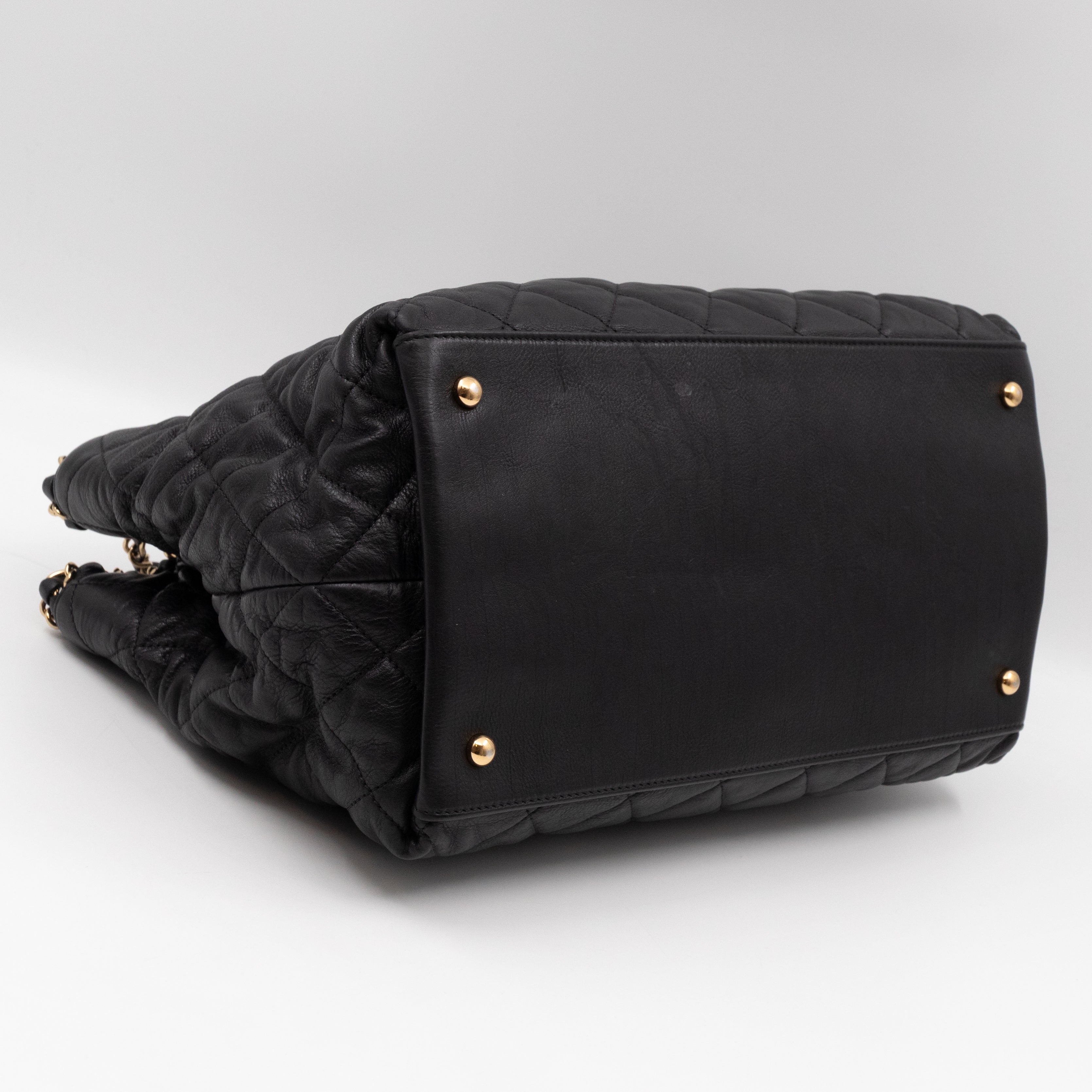 Chain Me Tote Black Calfskin Leather