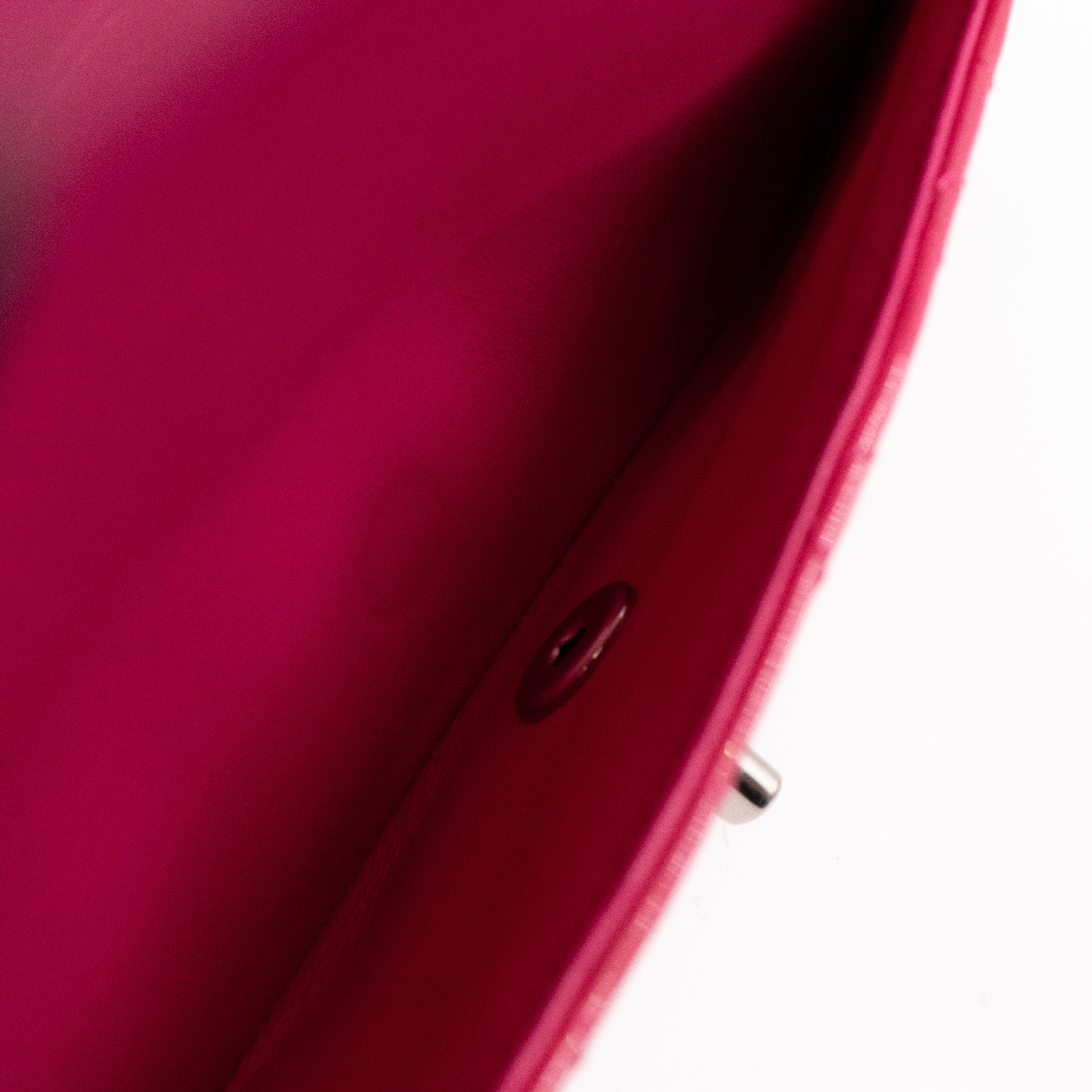 Classic Double Flap Medium Pink Patent Leather