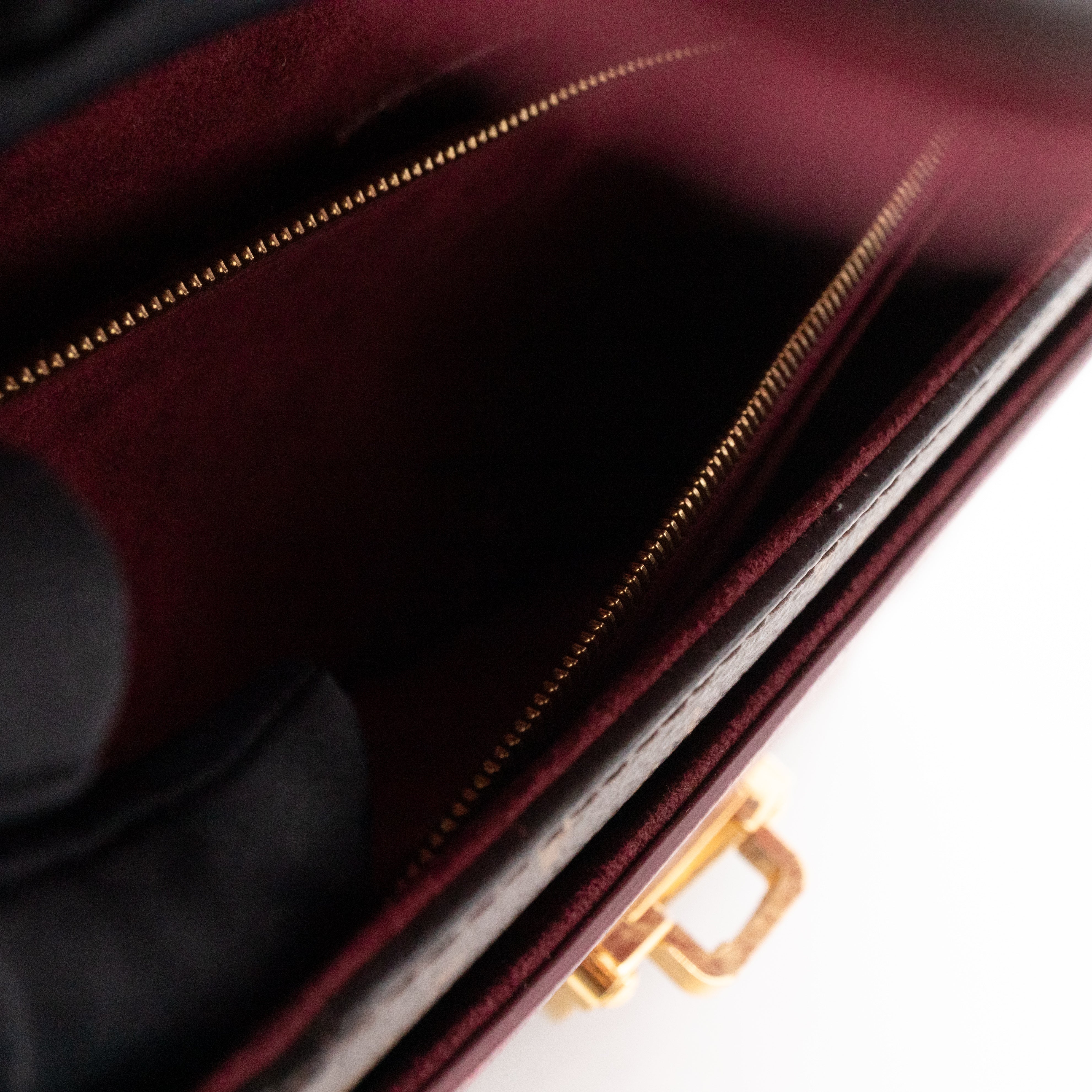 Victoire Monogram Raisin