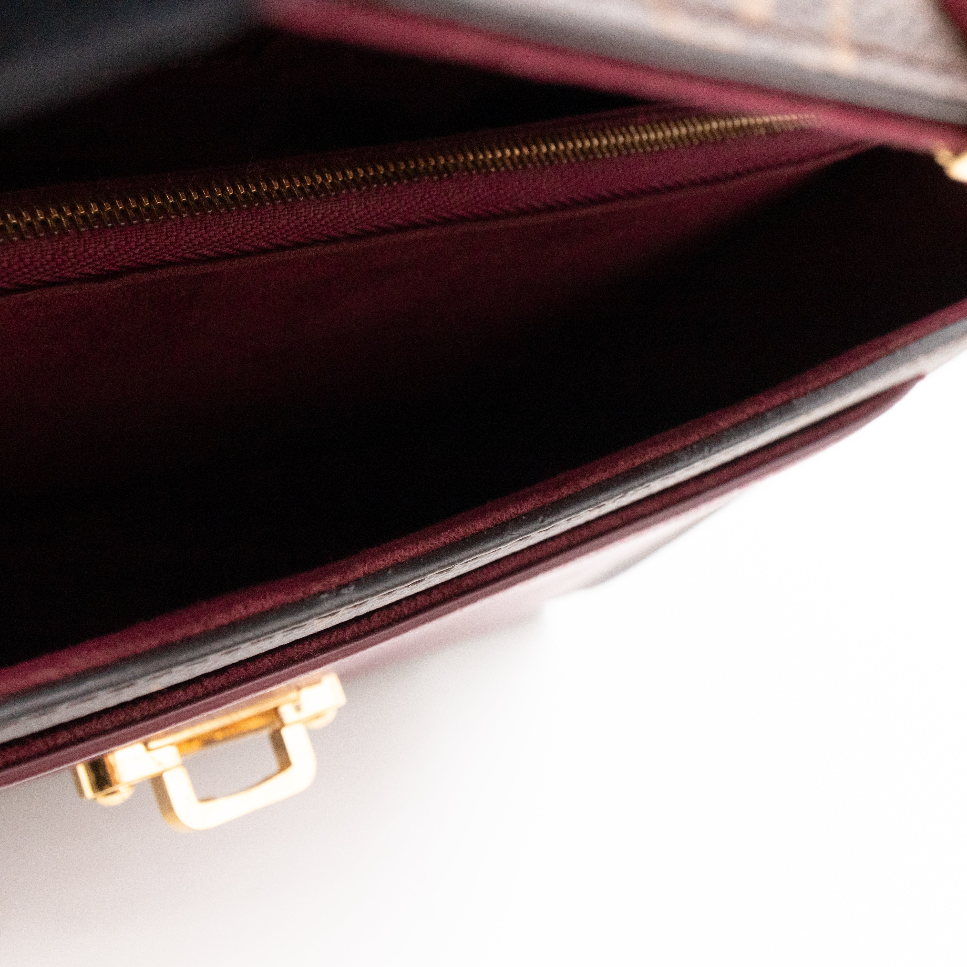 Victoire Monogram Raisin