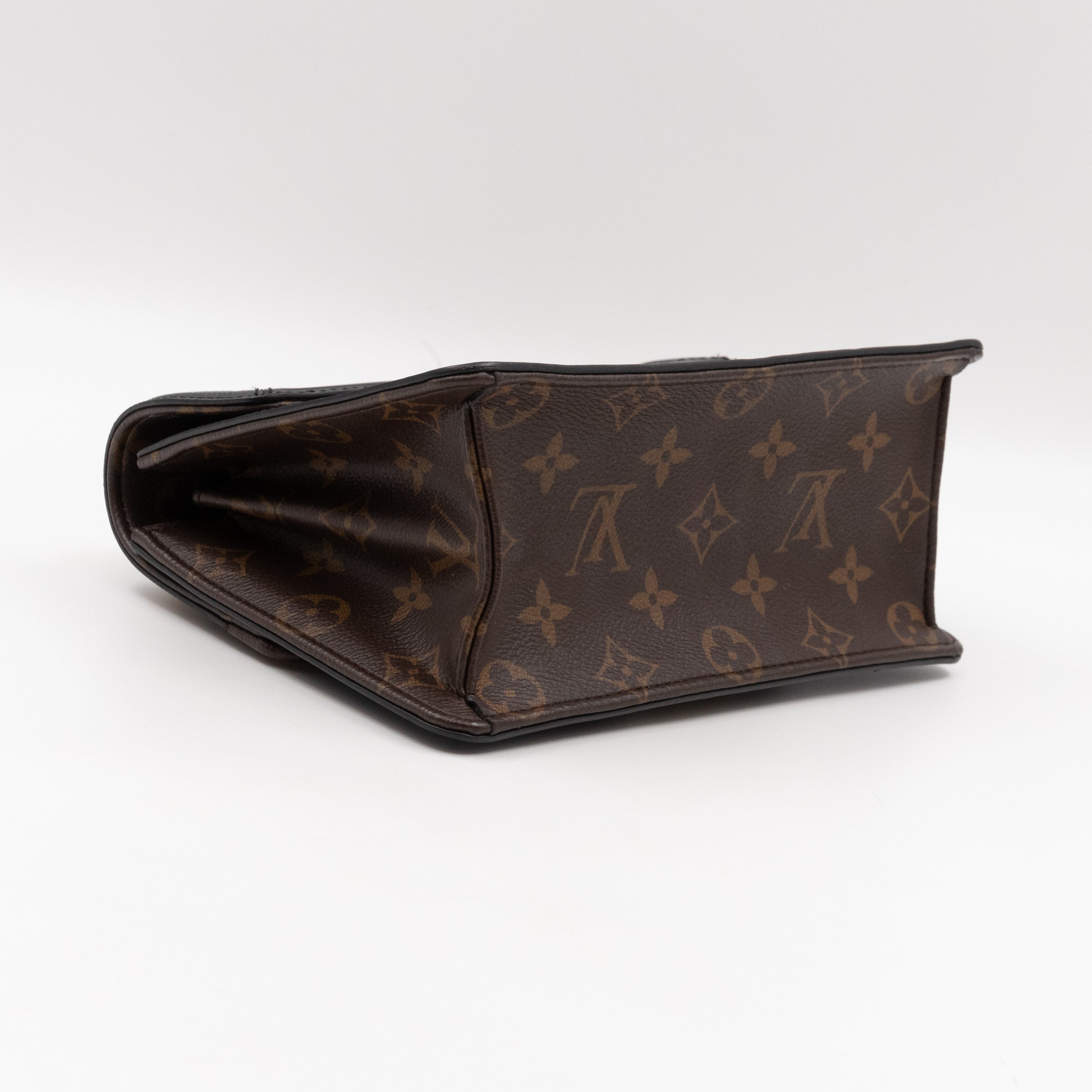 Wynwood Black Vernis Epi Monogram