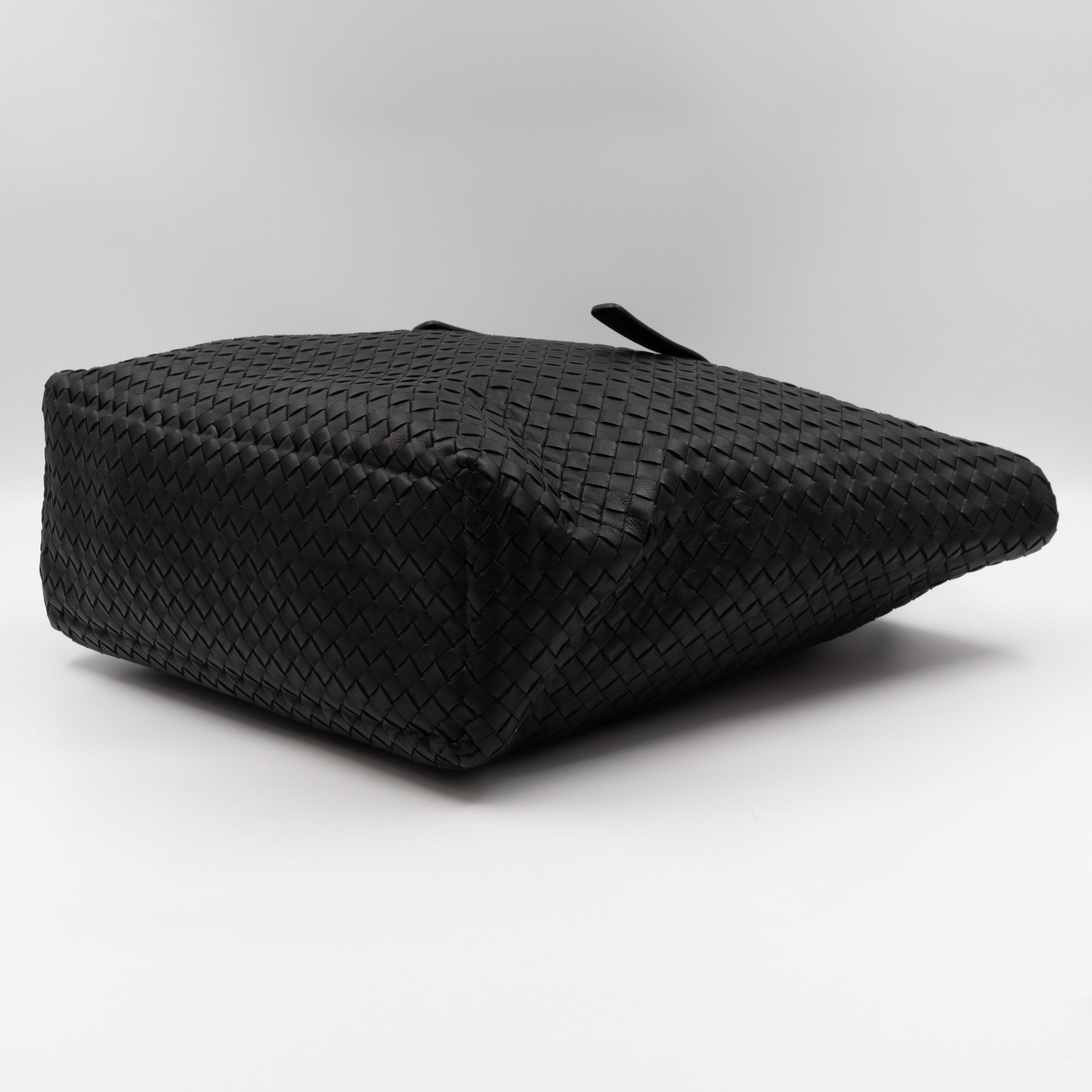 Vertical Tote Small Intrecciato Black Leather