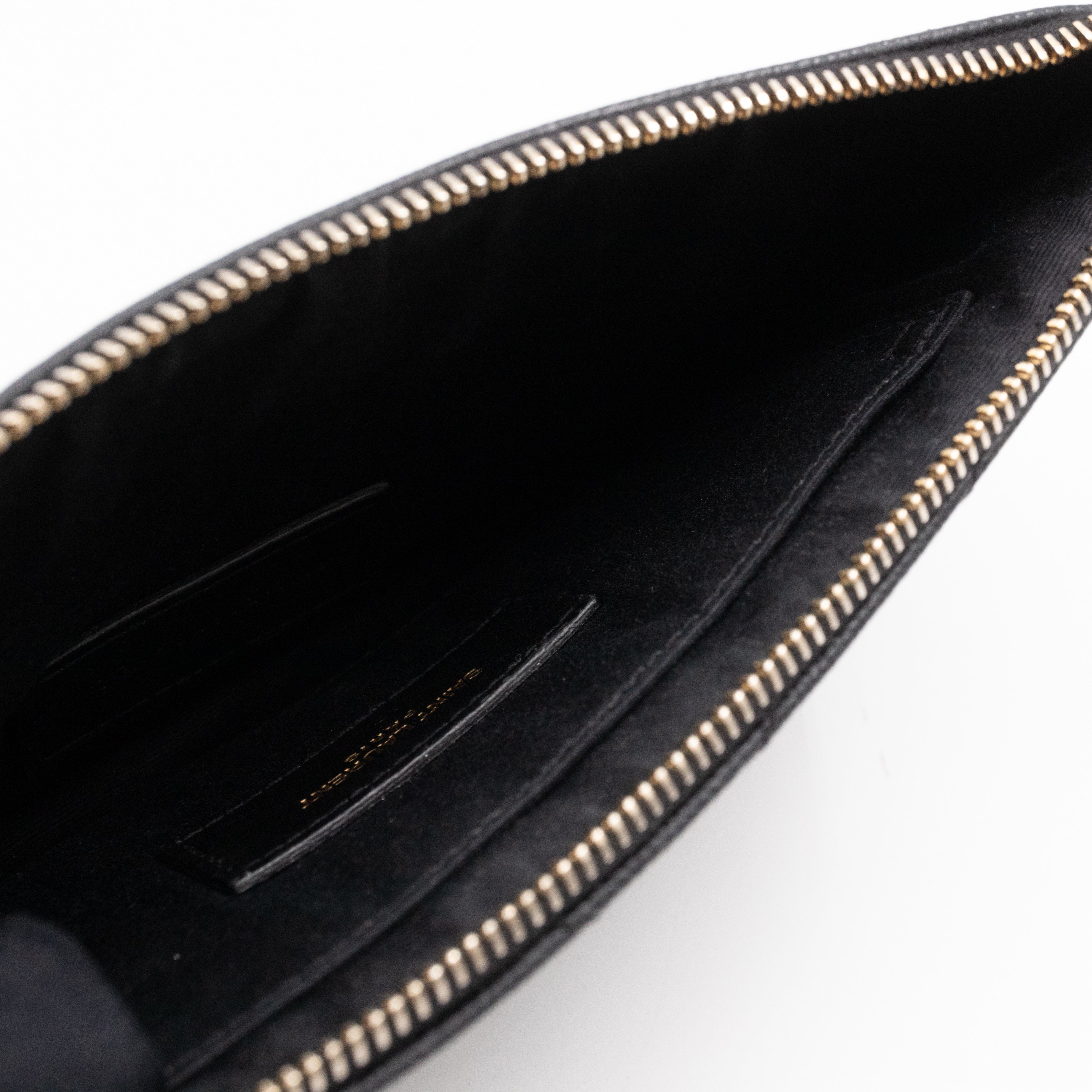 Zipped Pouch Chevron Grained Leather Black