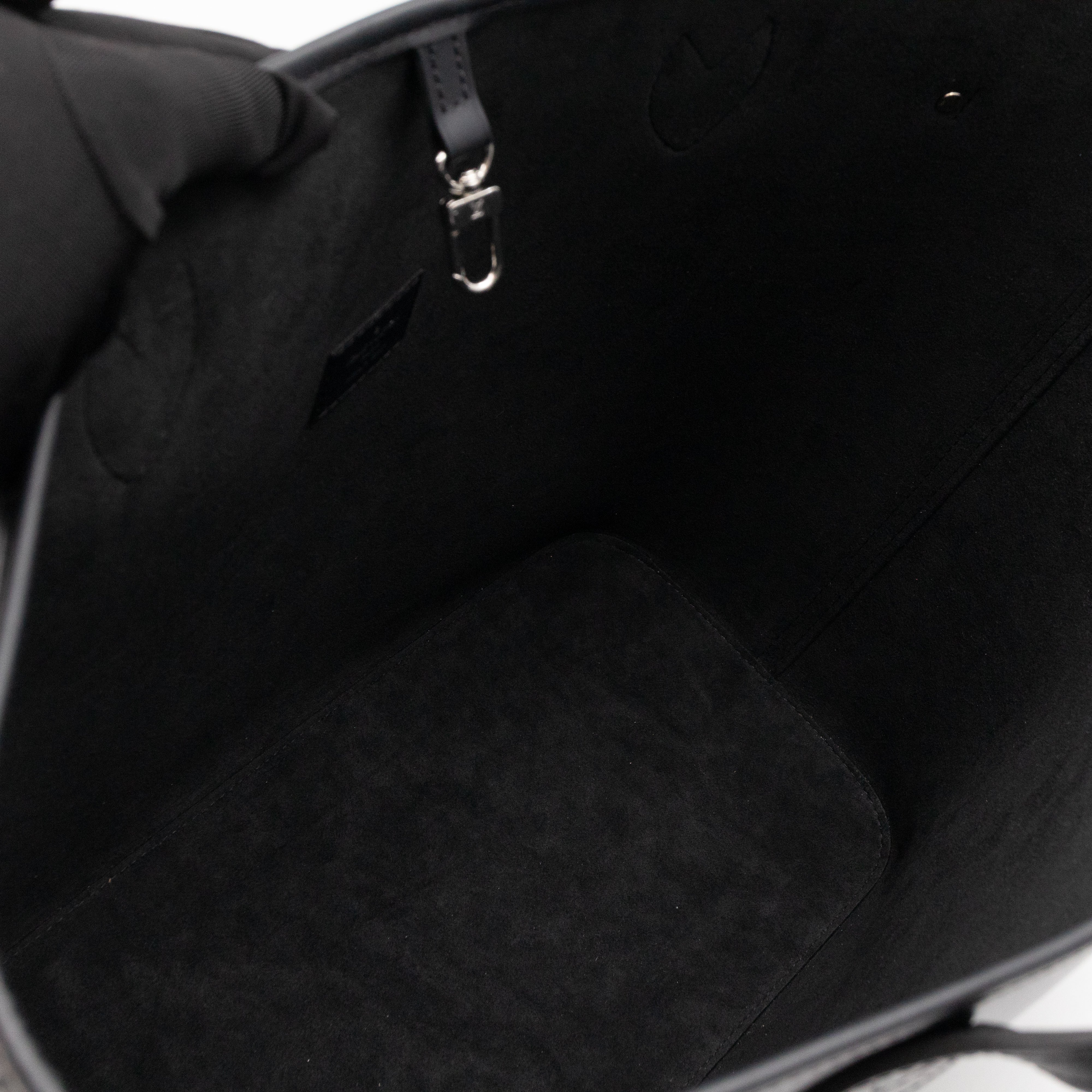 Neverfull MM Black Epi Leather with Pochette