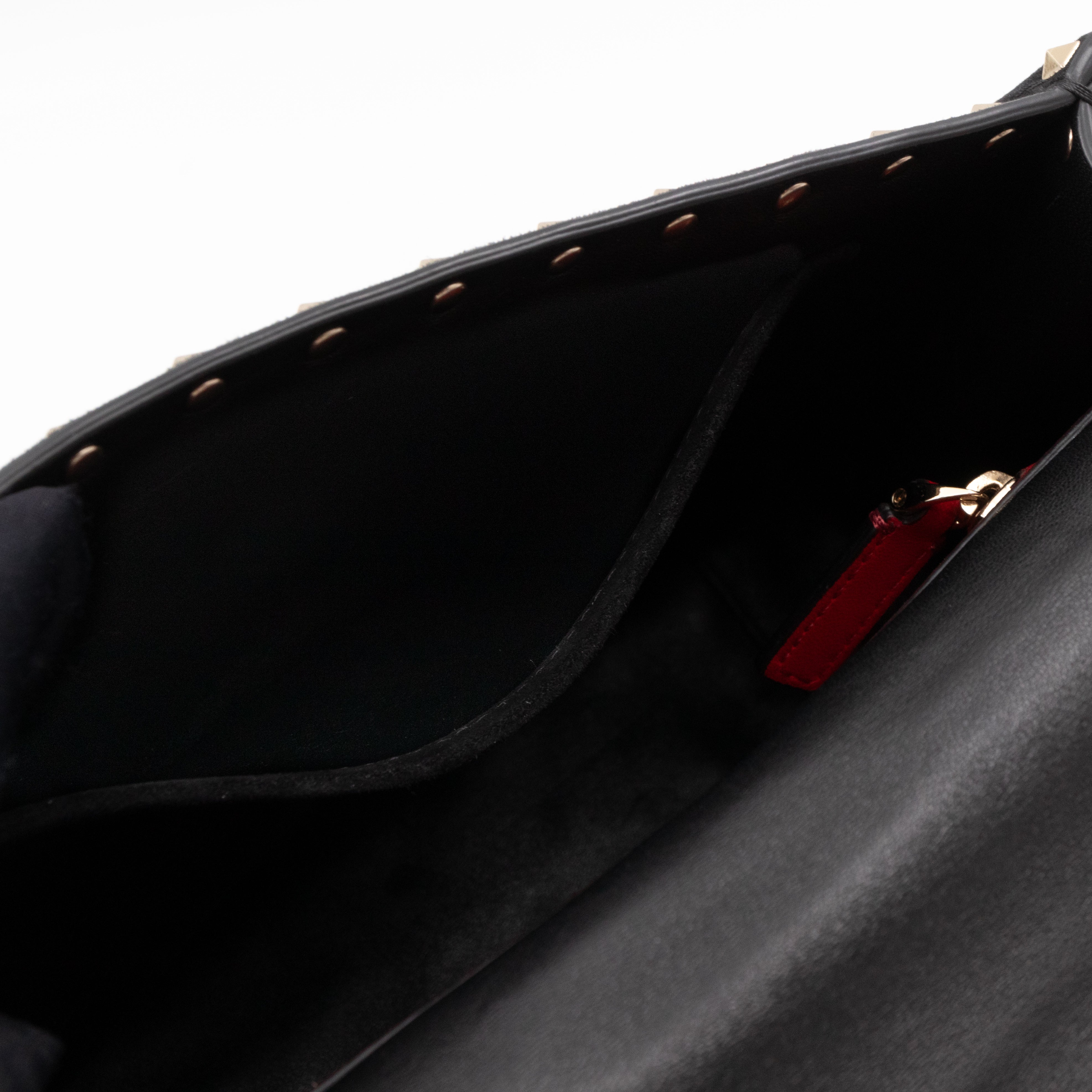 Rockstud Spike Medium Shoulder Bag Black Velvet