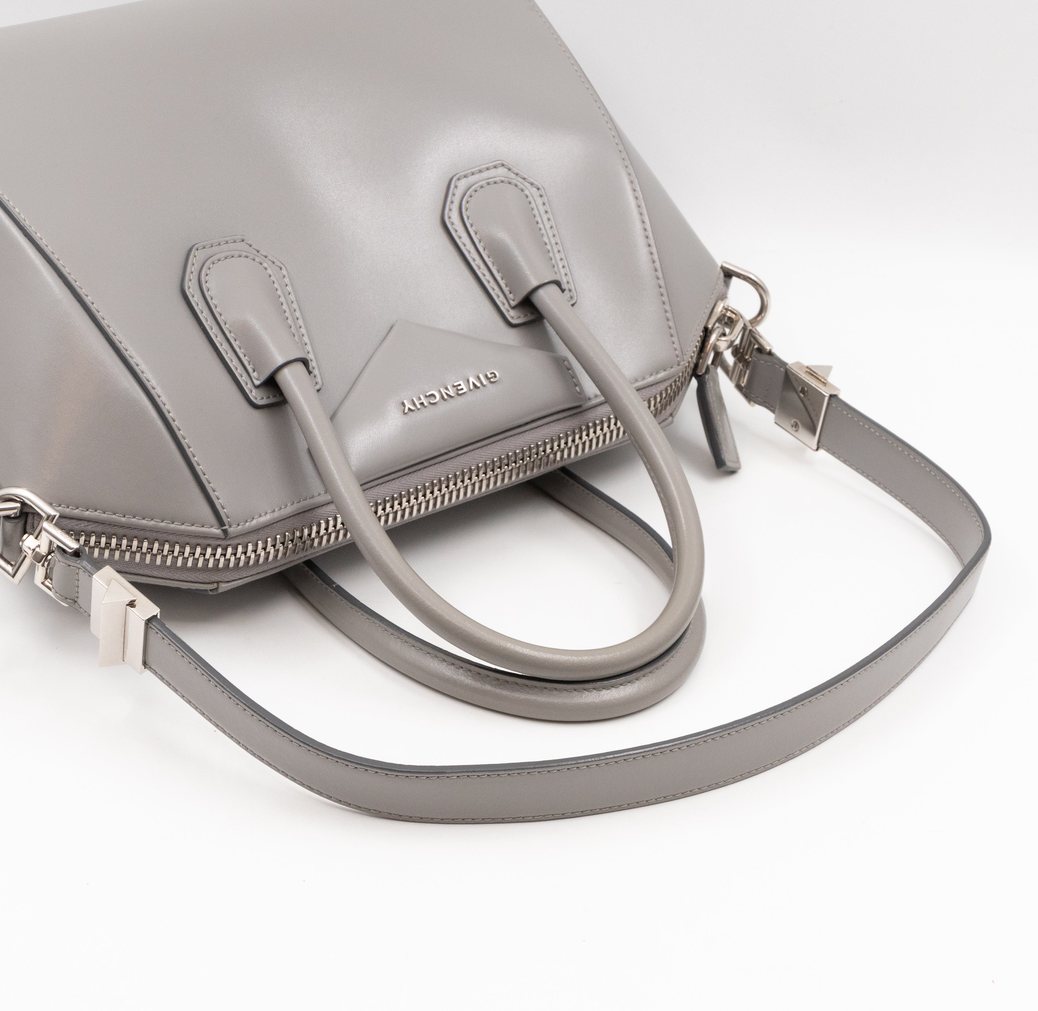 Antigona Small Smooth Grey Leather