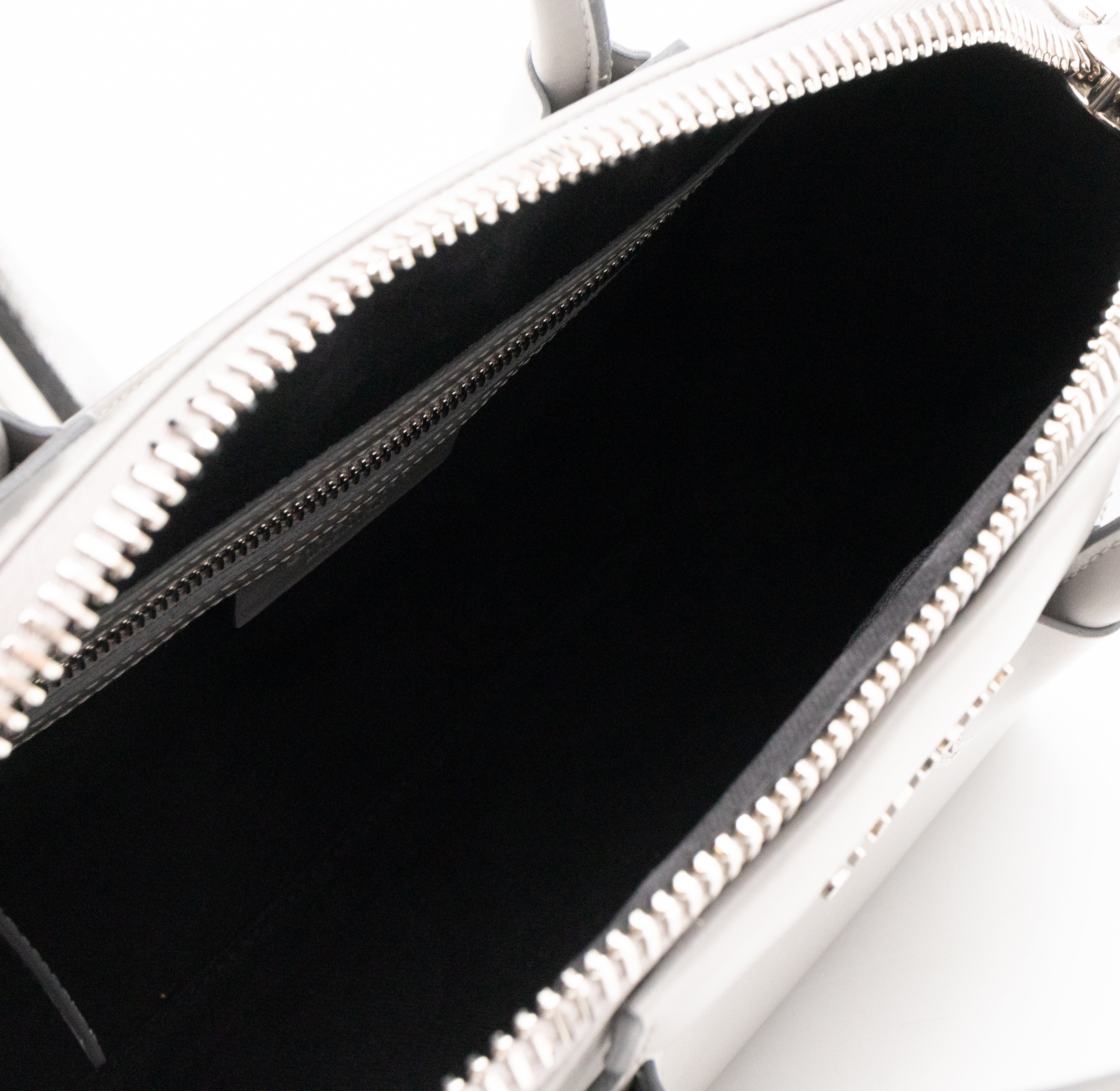 Antigona Small Smooth Grey Leather
