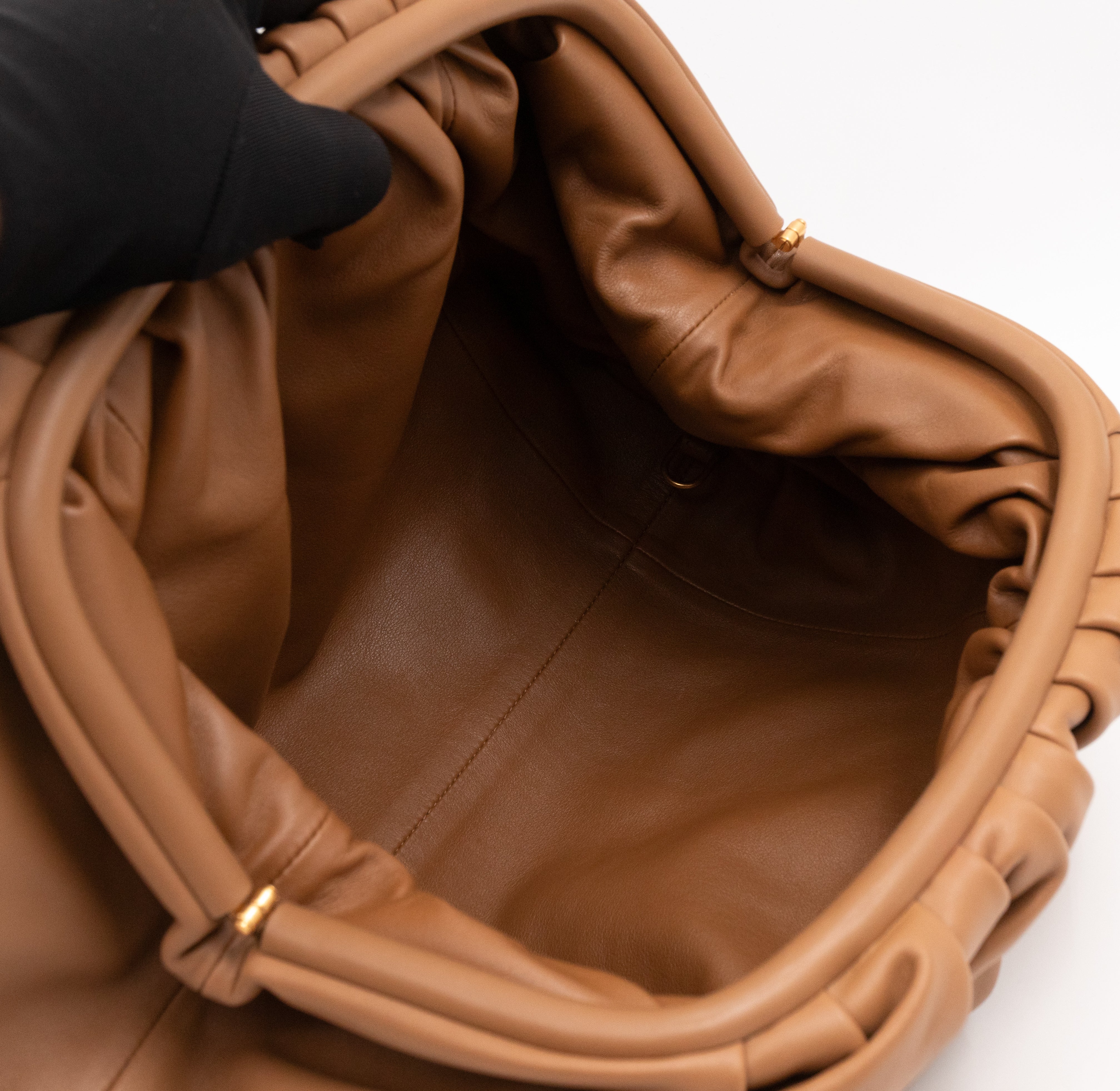 The Pouch Smooth Leather Camello