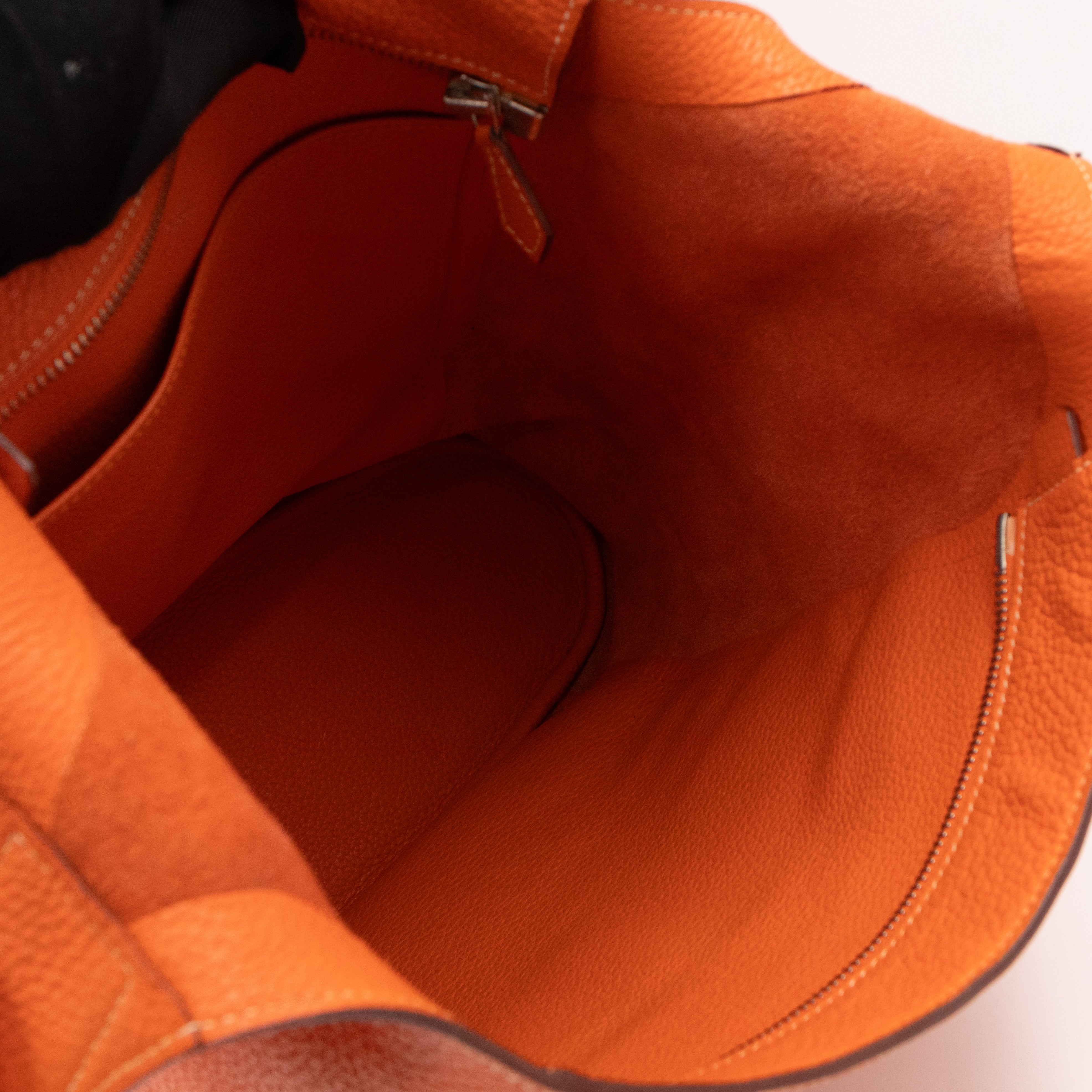 Good News GM Orange Taurillon Clemence